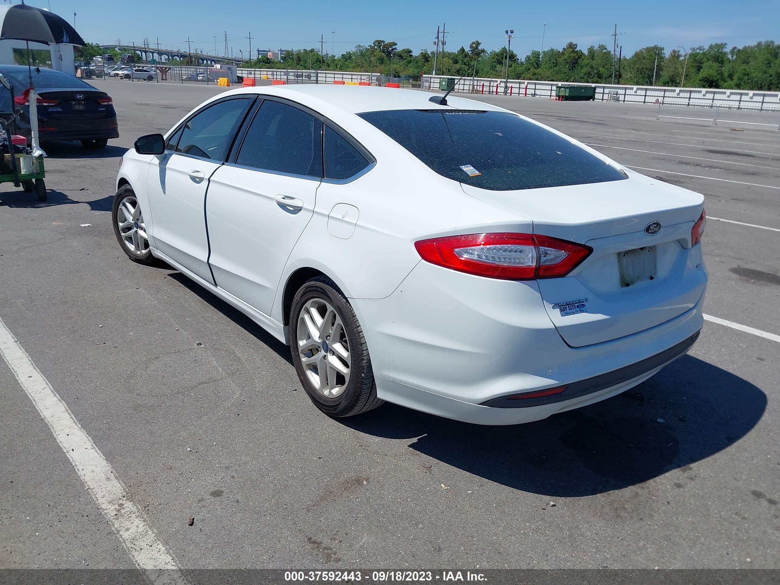 Photo 2 VIN: 1FA6P0H7XG5100827 - FORD FUSION 