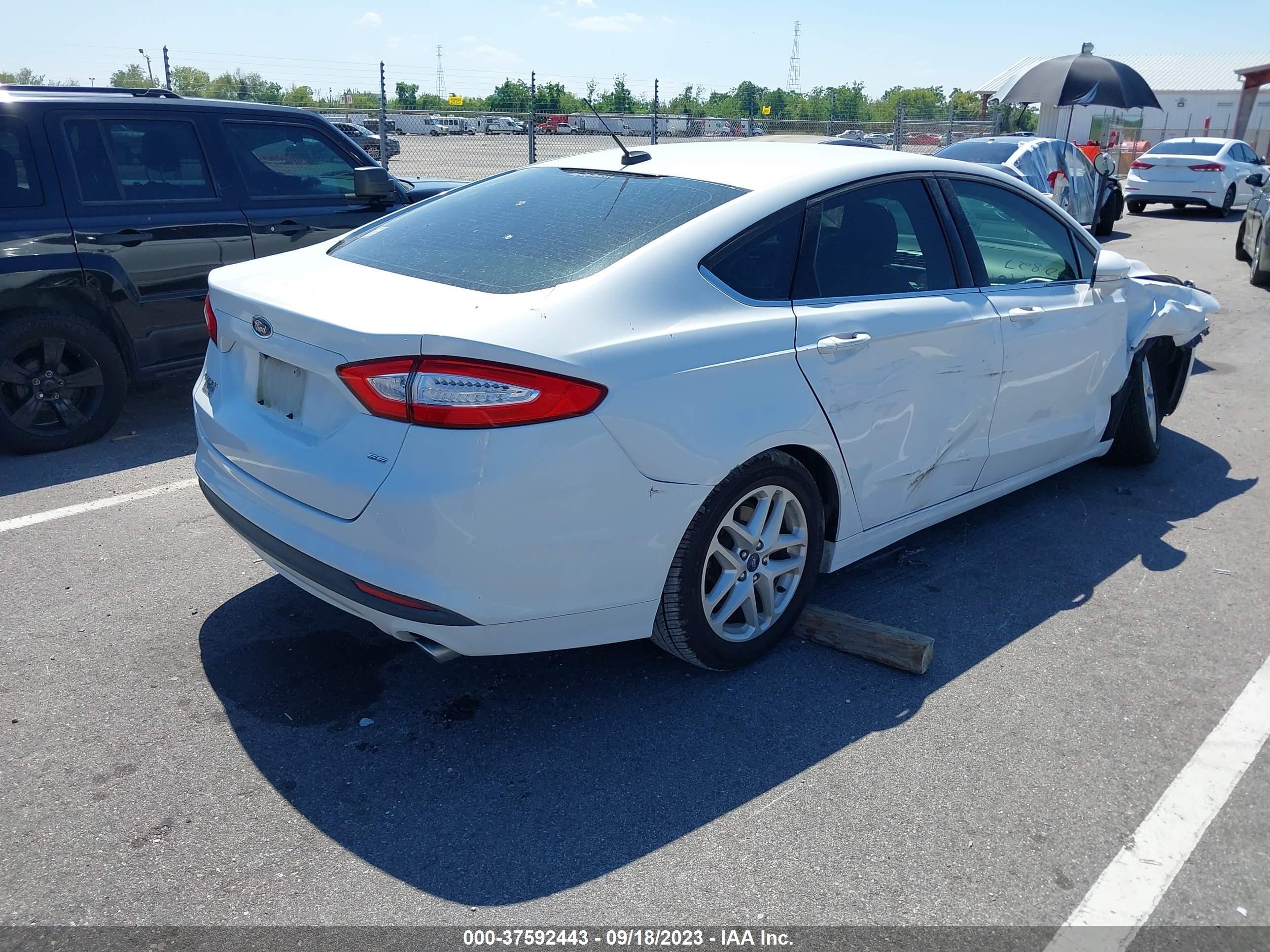 Photo 3 VIN: 1FA6P0H7XG5100827 - FORD FUSION 