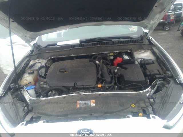 Photo 9 VIN: 1FA6P0HD1F5120422 - FORD FUSION 