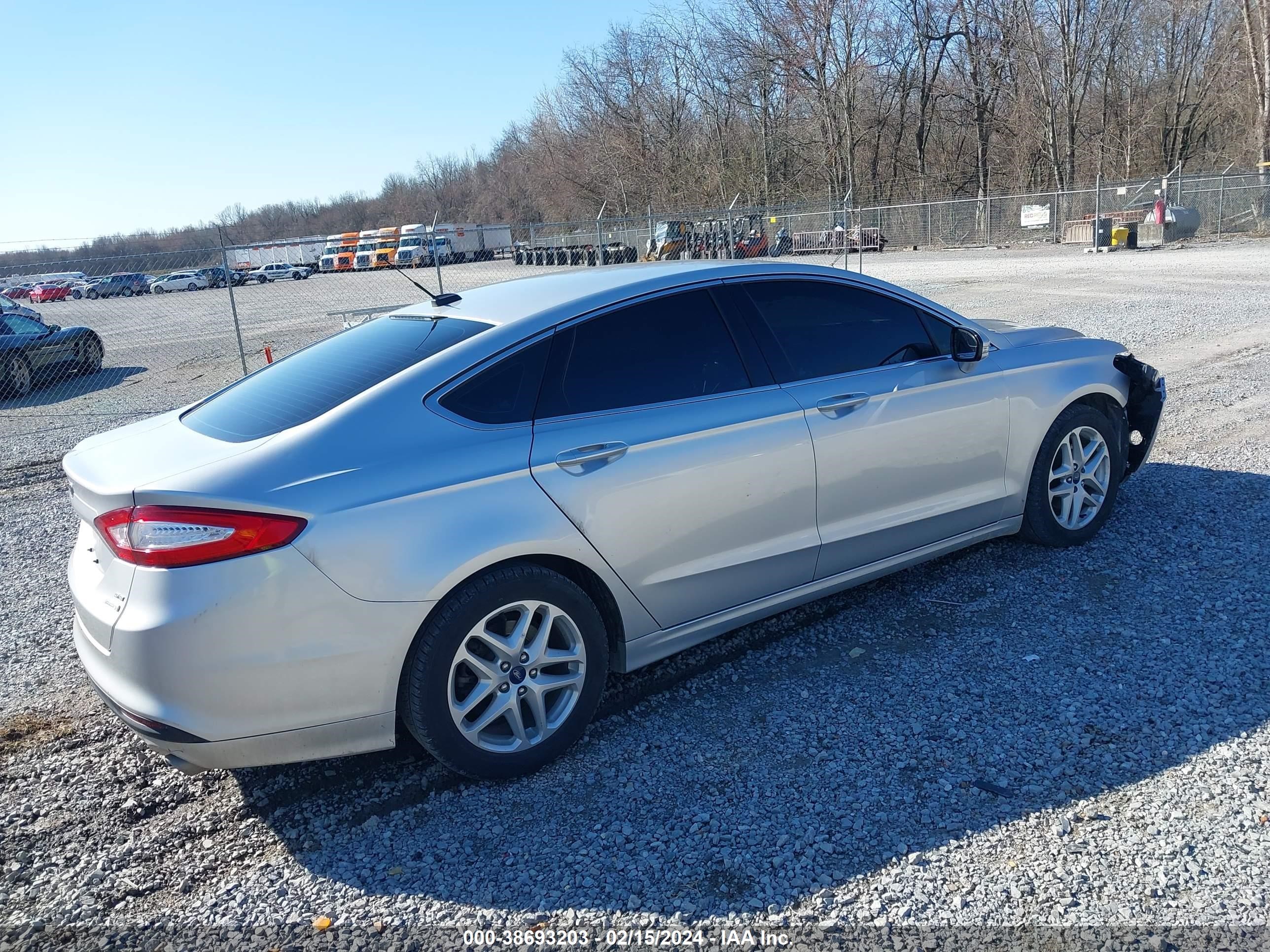 Photo 4 VIN: 1FA6P0HD2E5387793 - FORD FUSION 