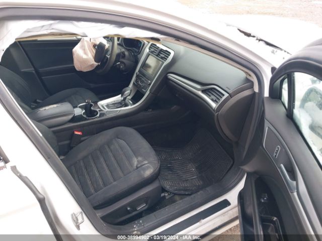 Photo 4 VIN: 1FA6P0HD3G5123873 - FORD FUSION 