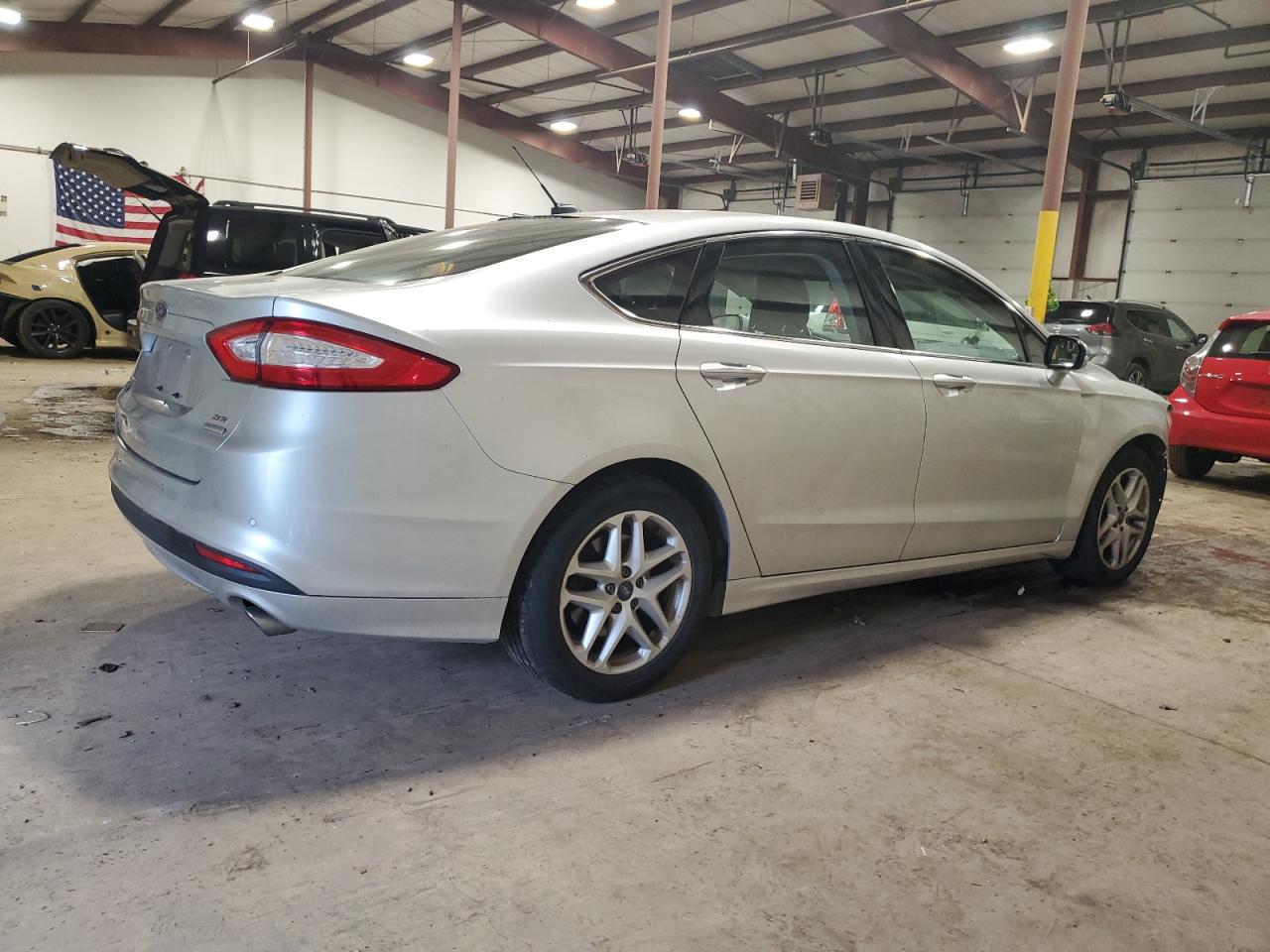 Photo 2 VIN: 1FA6P0HD6E5398120 - FORD FUSION 