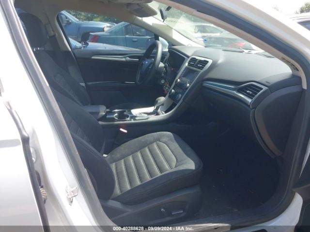 Photo 4 VIN: 1FA6P0HD8F5125245 - FORD FUSION 