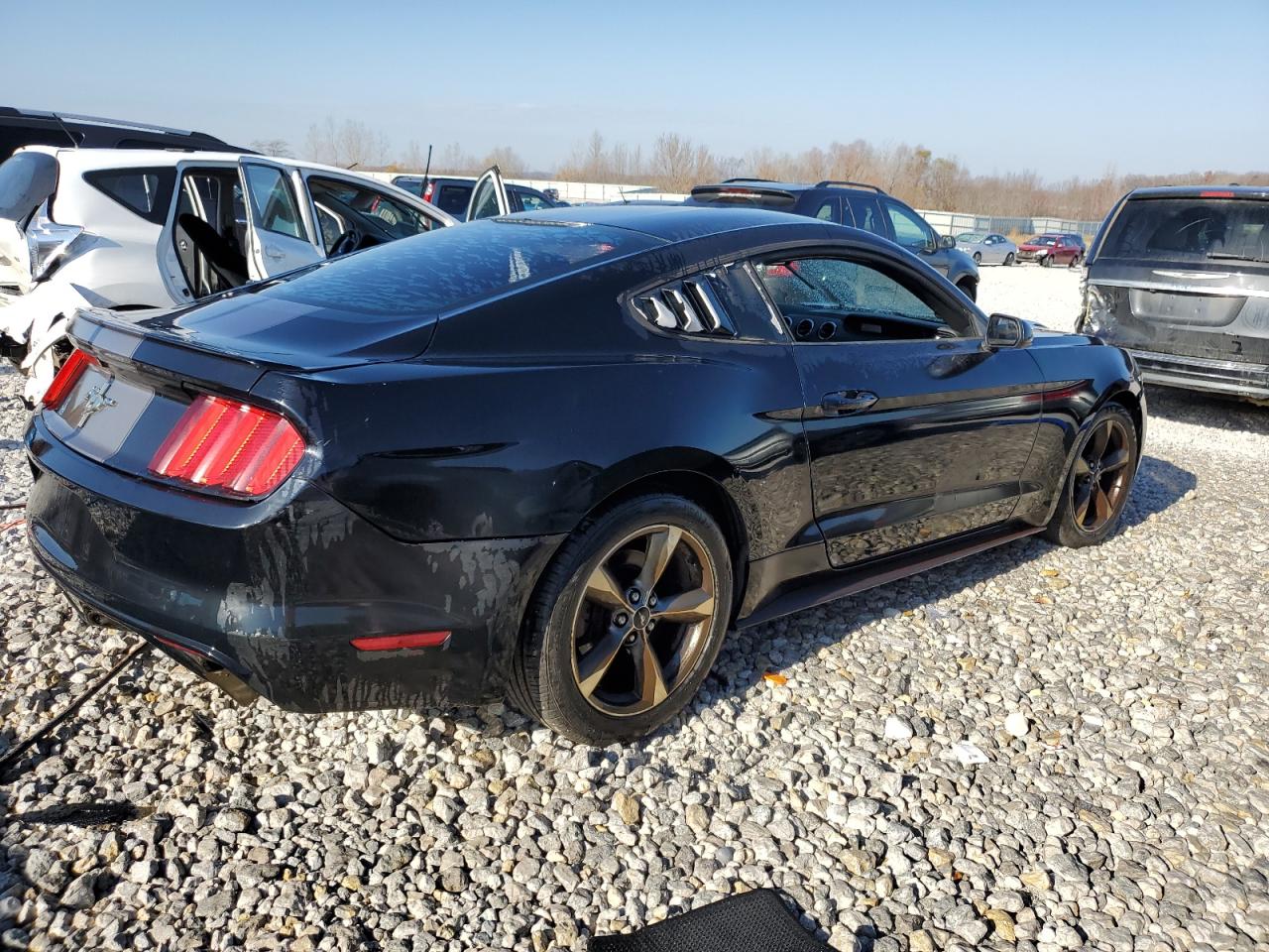 Photo 2 VIN: 1FA6P8AM4F5424563 - FORD MUSTANG 