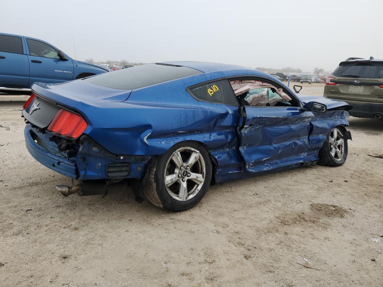 Photo 2 VIN: 1FA6P8AM4H5203127 - FORD MUSTANG 