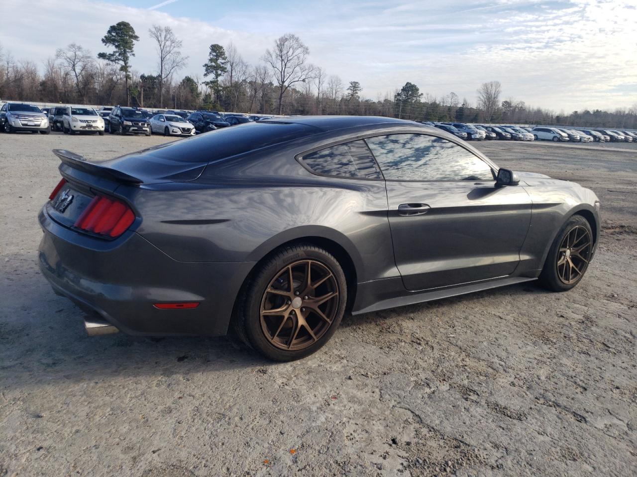 Photo 2 VIN: 1FA6P8AM9H5206735 - FORD MUSTANG 