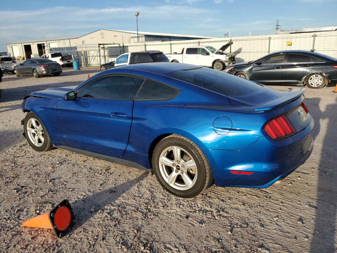 Photo 1 VIN: 1FA6P8AMXH5312563 - FORD MUSTANG 