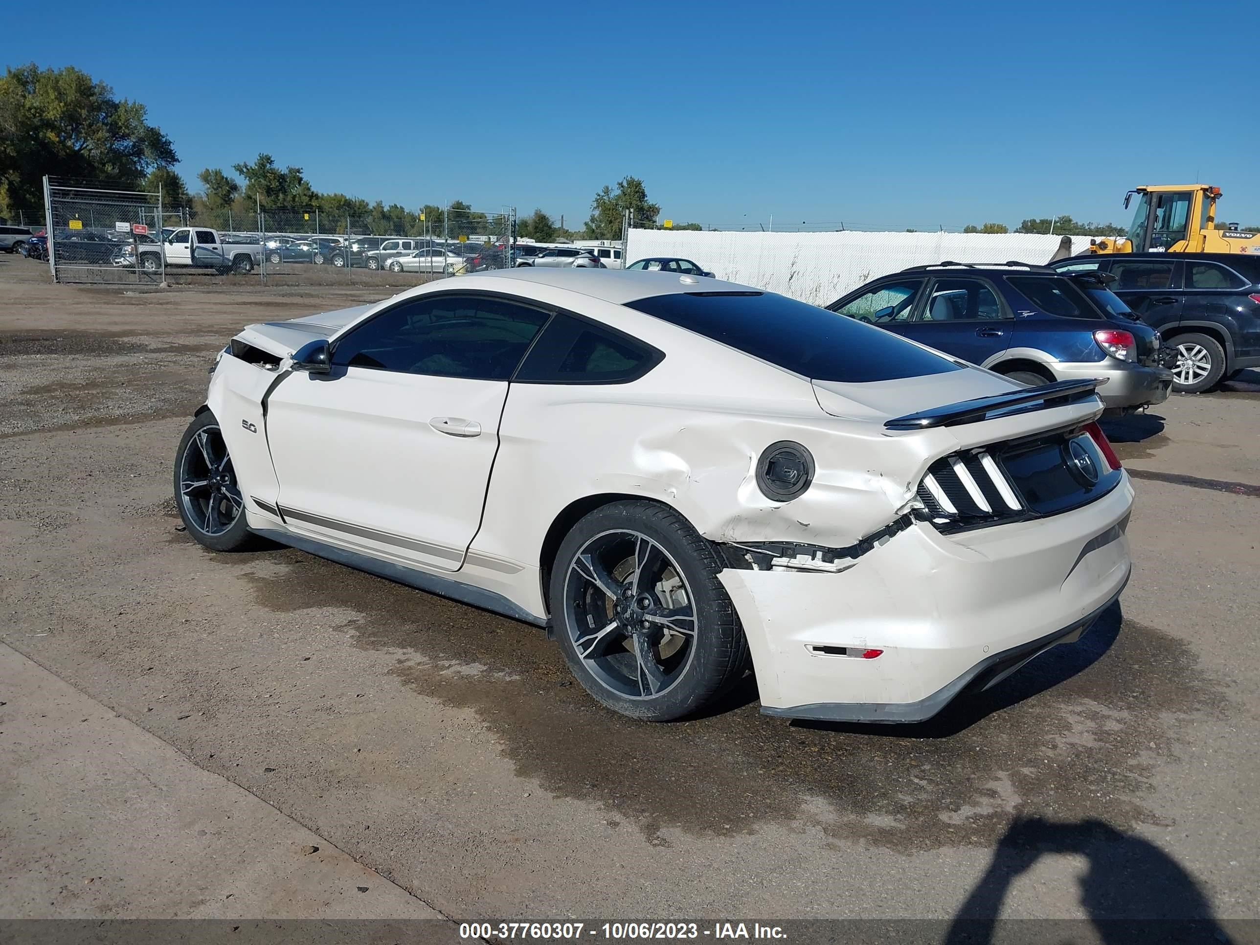 Photo 2 VIN: 1FA6P8CF1H5323918 - FORD MUSTANG 