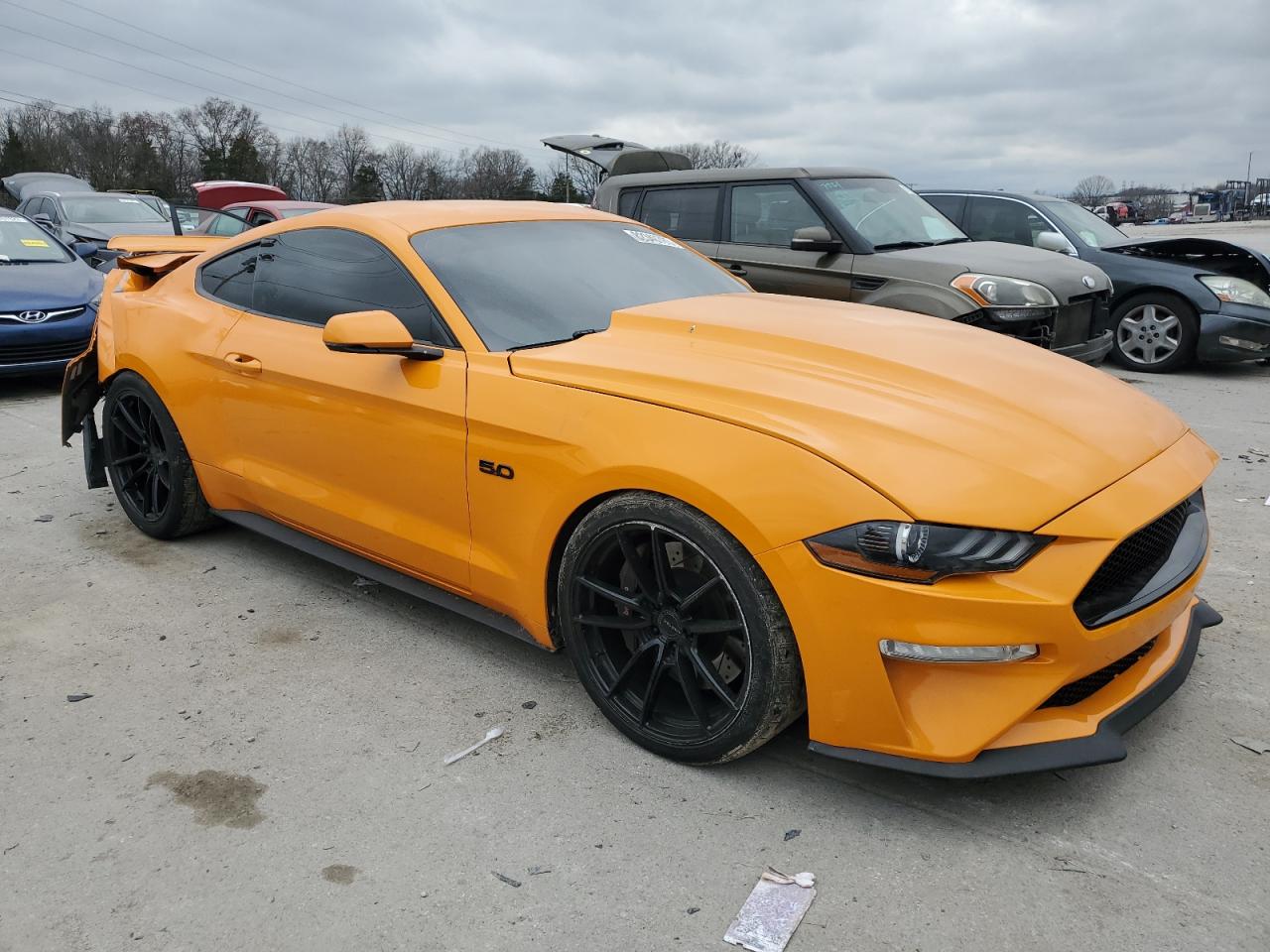 Photo 3 VIN: 1FA6P8CF1J5122025 - FORD MUSTANG 