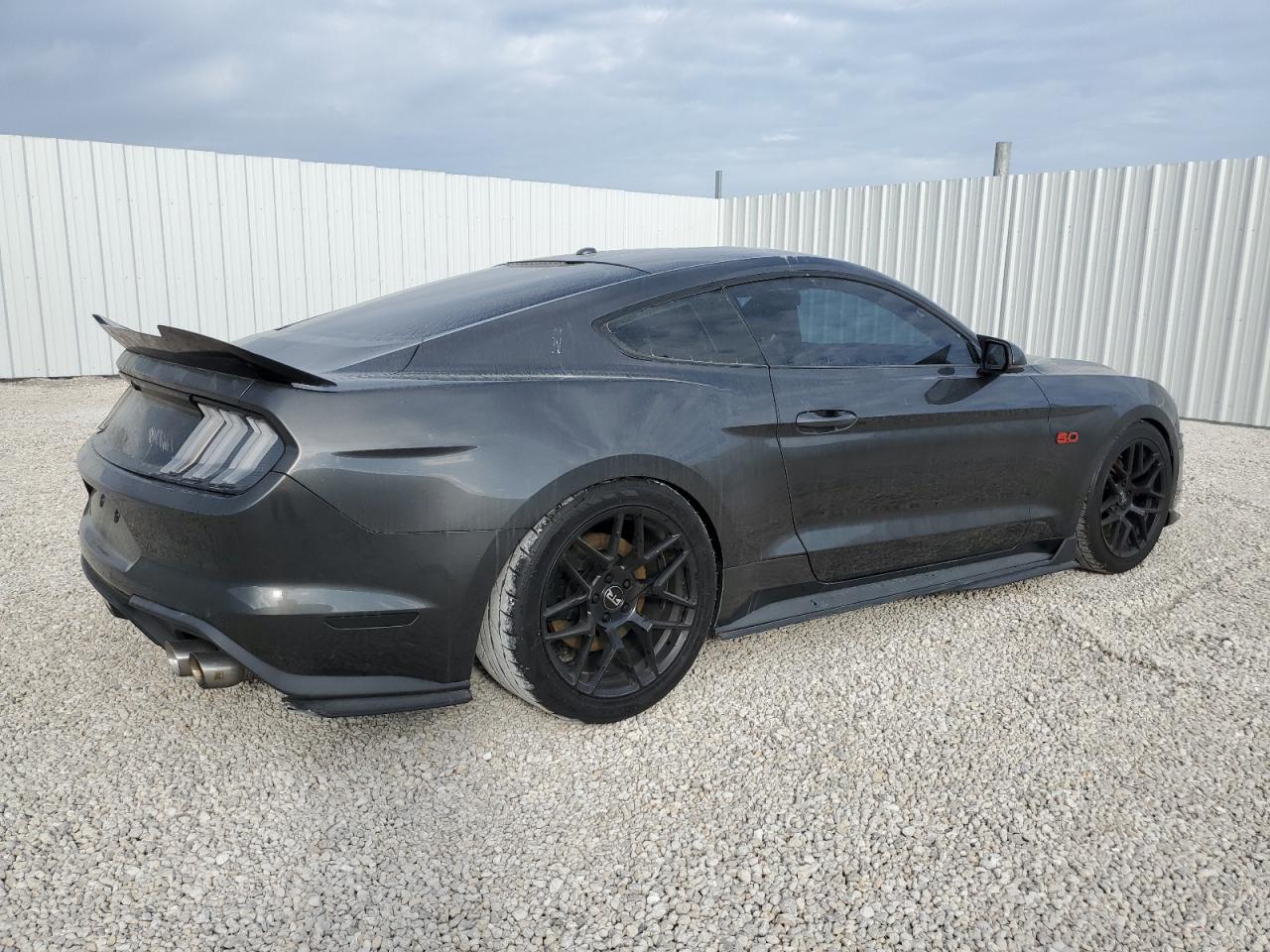 Photo 2 VIN: 1FA6P8CF1K5111625 - FORD MUSTANG 