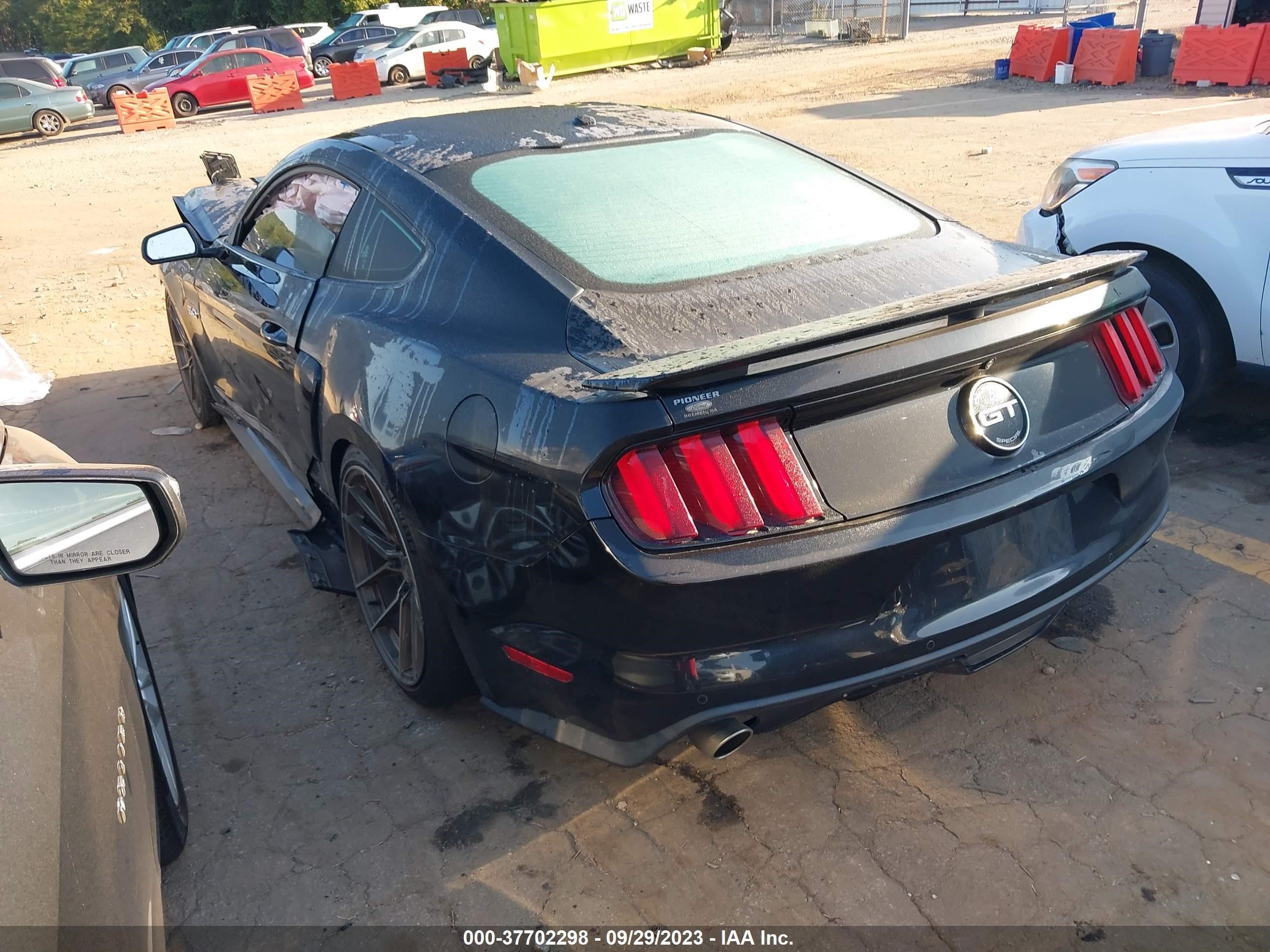 Photo 2 VIN: 1FA6P8CF3G5200989 - FORD MUSTANG 