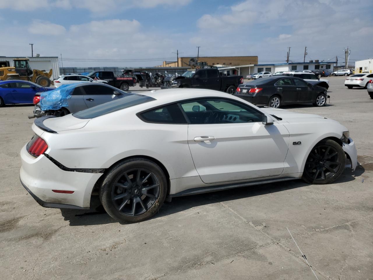 Photo 2 VIN: 1FA6P8CF3H5202307 - FORD MUSTANG 