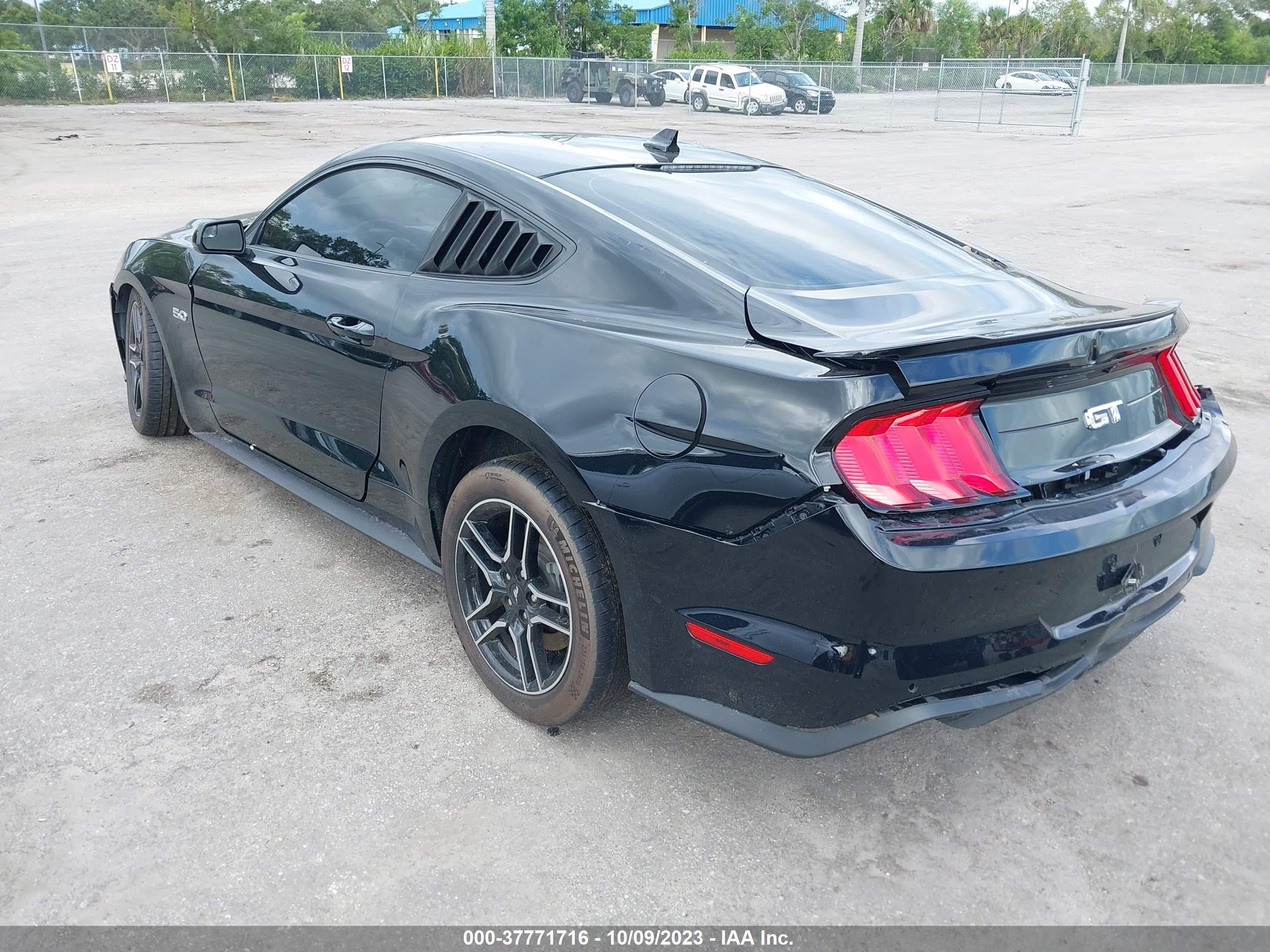 Photo 2 VIN: 1FA6P8CF3L5173240 - FORD MUSTANG 