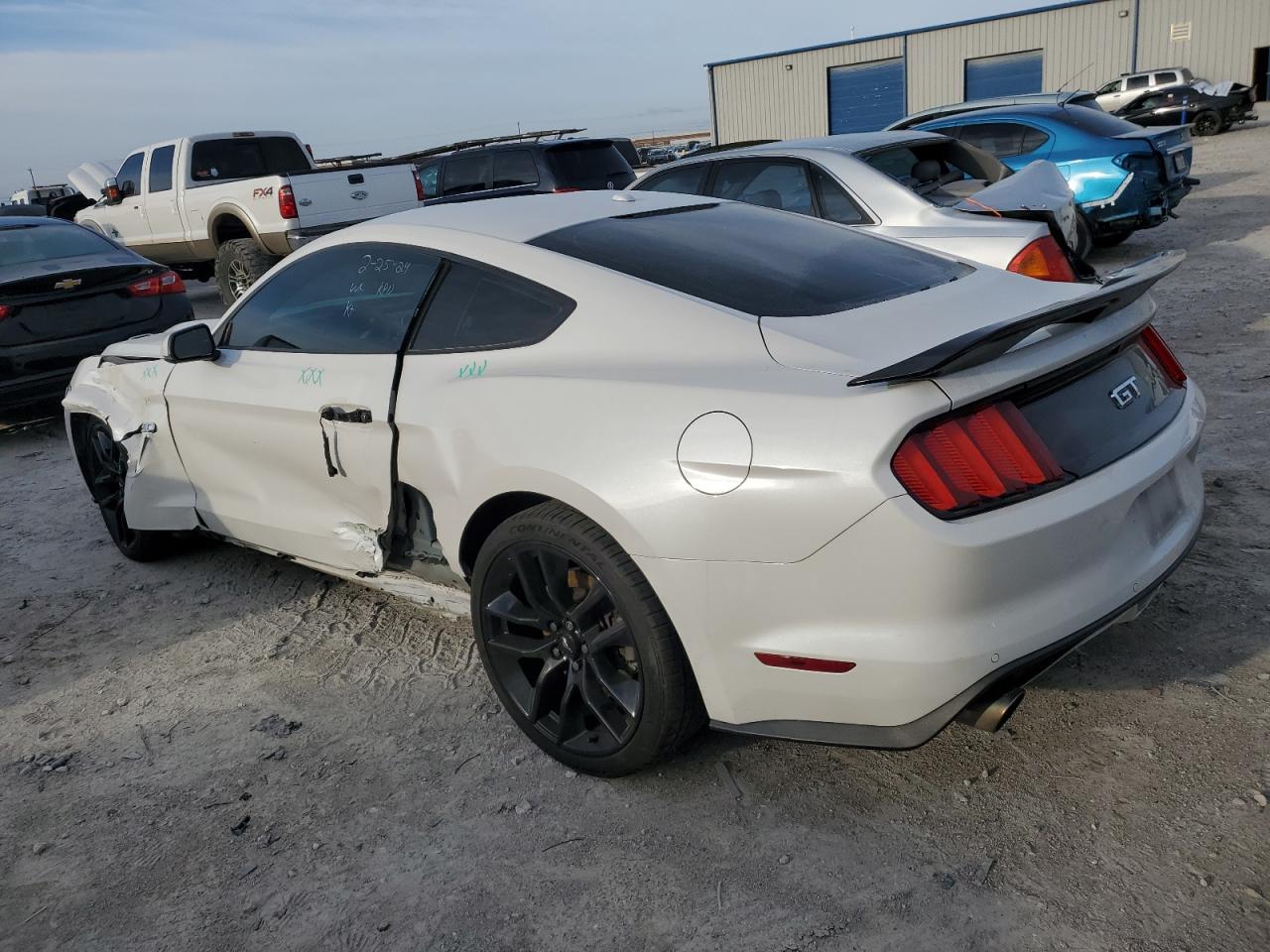 Photo 1 VIN: 1FA6P8CF4H5281244 - FORD MUSTANG 