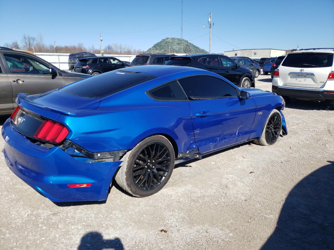 Photo 2 VIN: 1FA6P8CF4H5335206 - FORD MUSTANG 