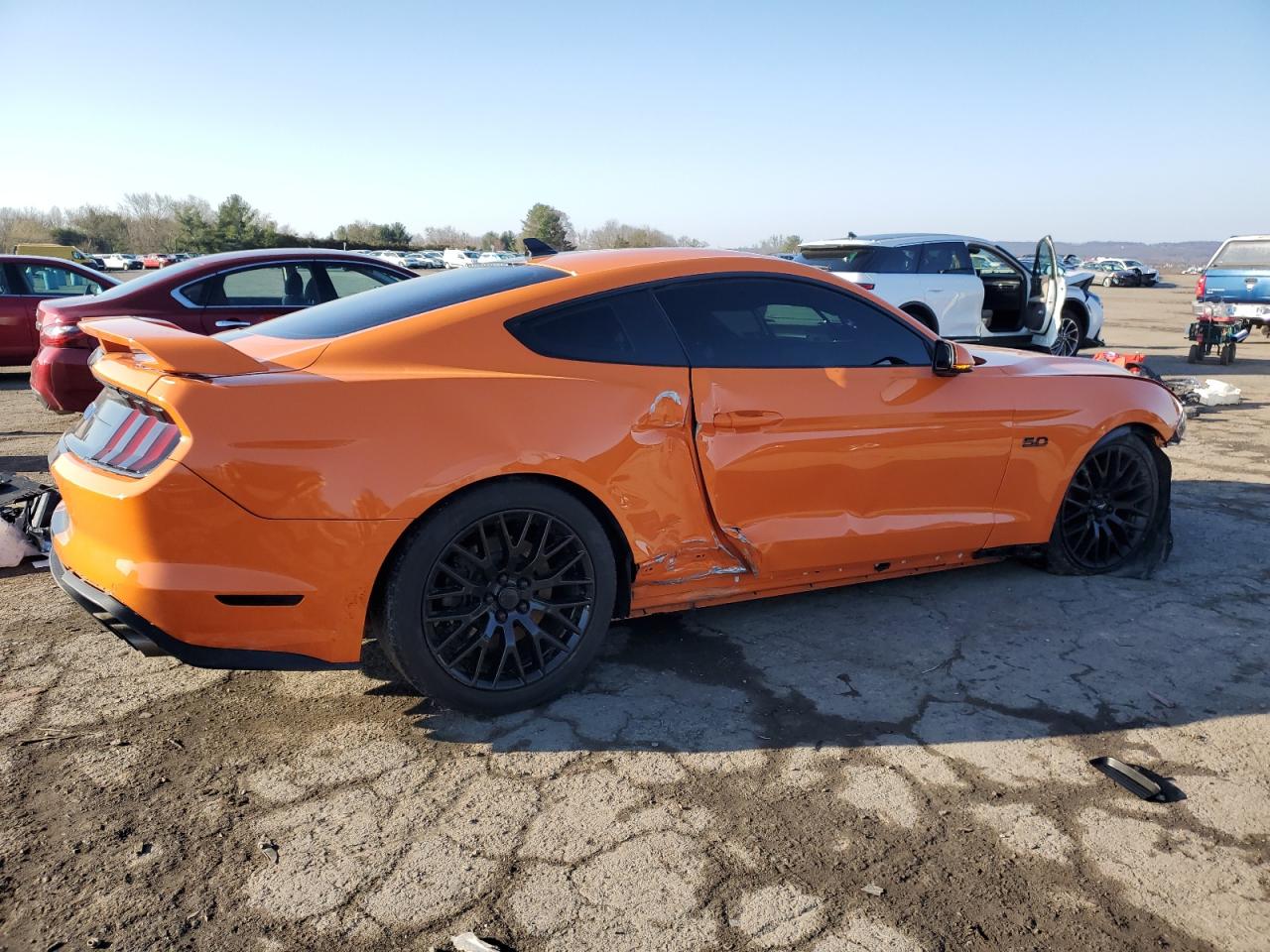 Photo 2 VIN: 1FA6P8CF5M5136160 - FORD MUSTANG 