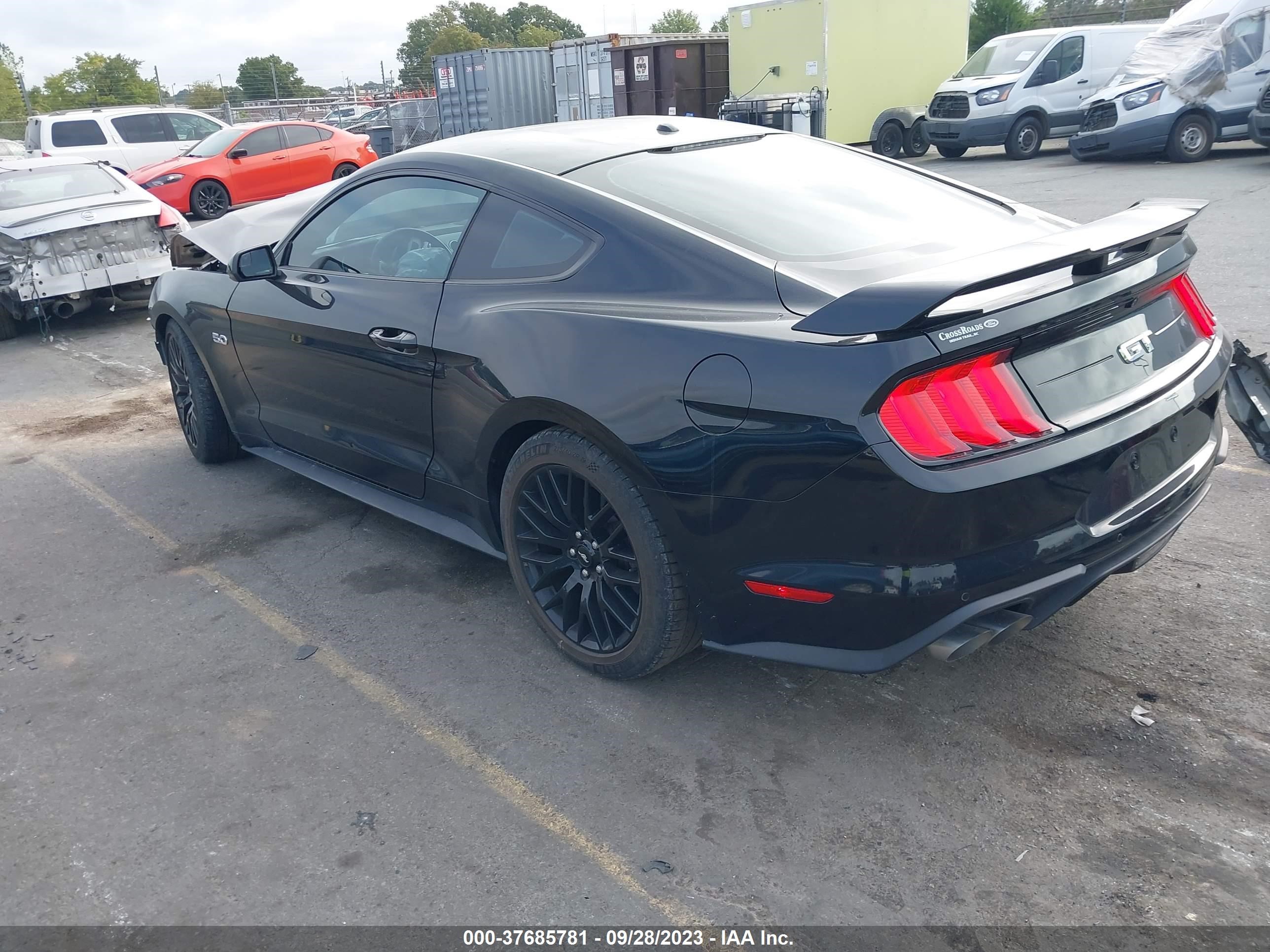 Photo 2 VIN: 1FA6P8CF7K5146864 - FORD MUSTANG 