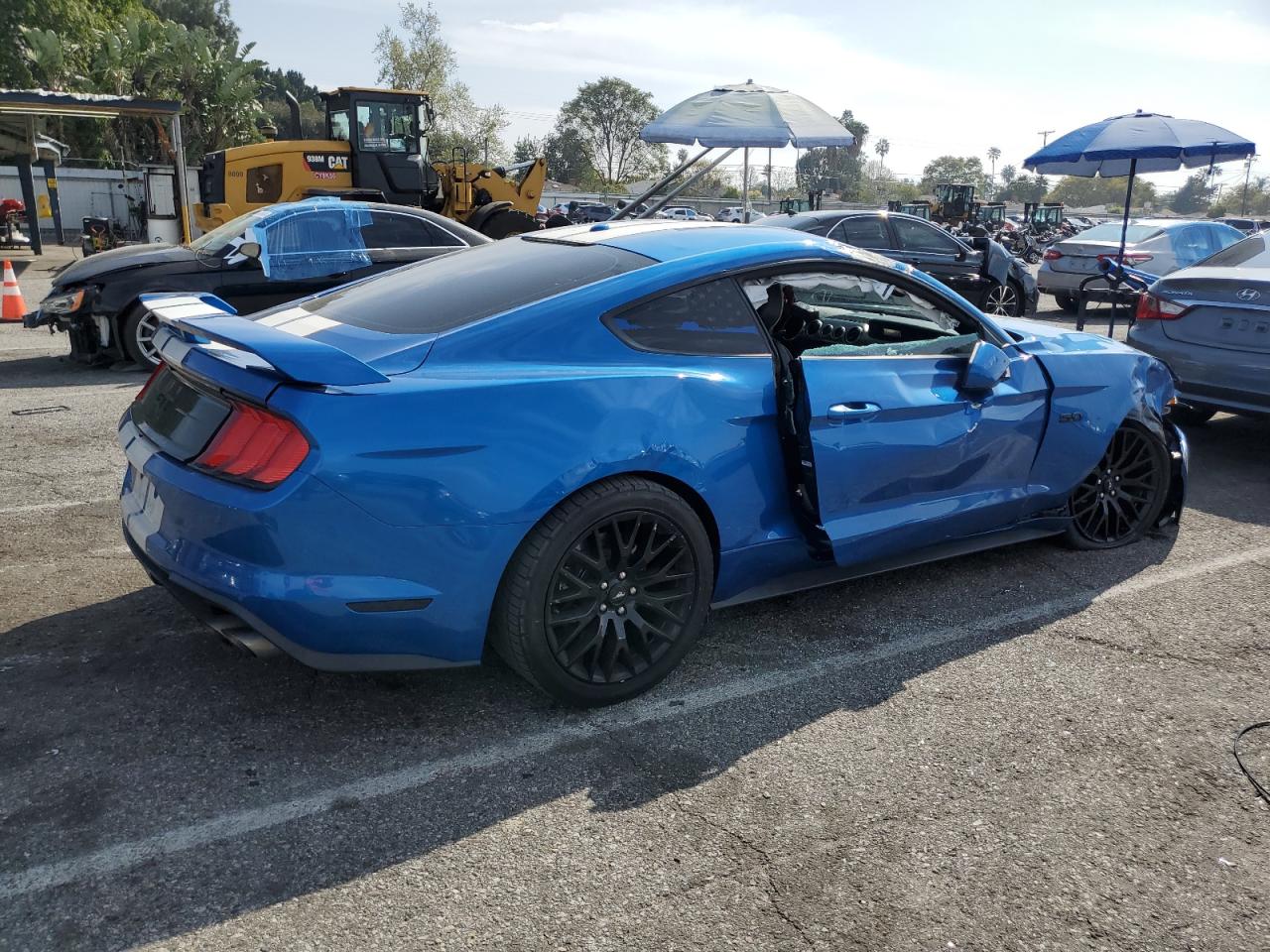 Photo 2 VIN: 1FA6P8CF7K5175684 - FORD MUSTANG 