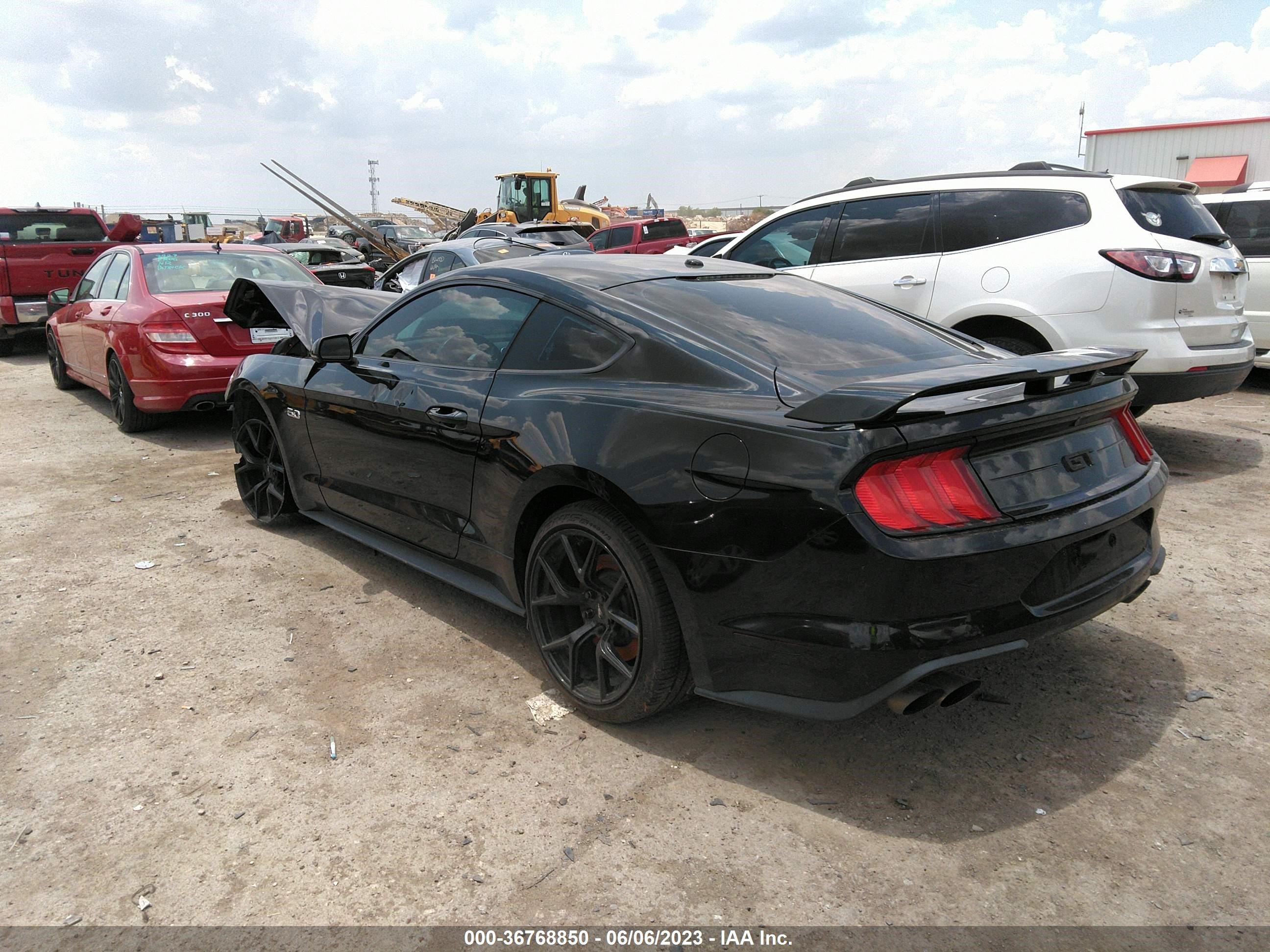 Photo 2 VIN: 1FA6P8CF7K5192582 - FORD MUSTANG 