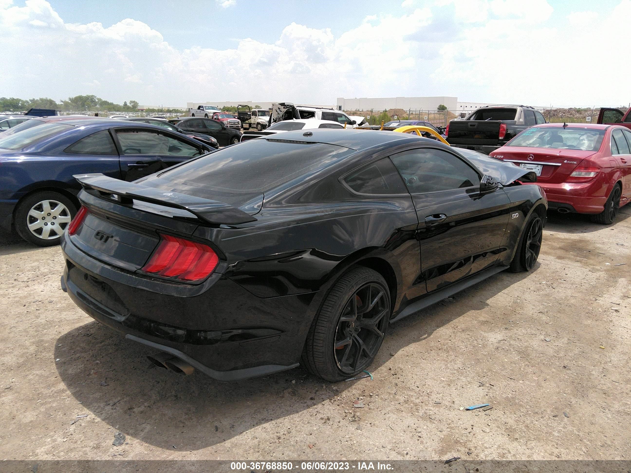 Photo 3 VIN: 1FA6P8CF7K5192582 - FORD MUSTANG 