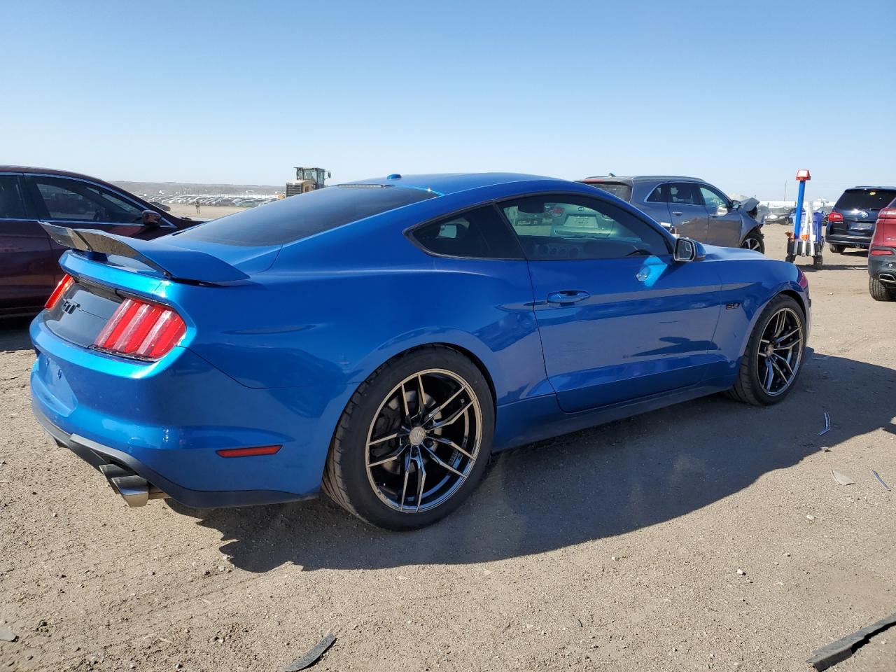 Photo 2 VIN: 1FA6P8CF8K5102050 - FORD MUSTANG 