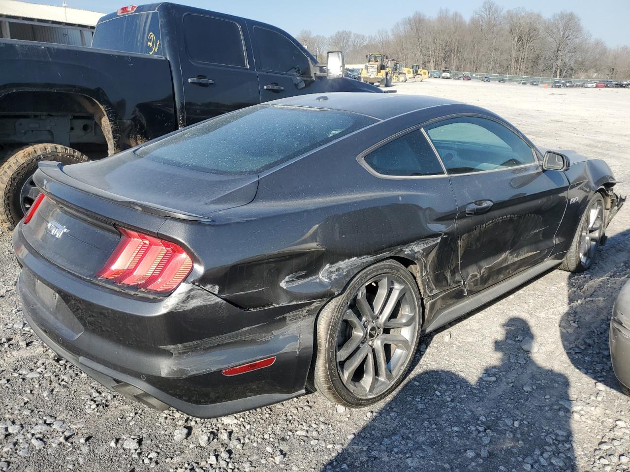 Photo 2 VIN: 1FA6P8CF9J5112889 - FORD MUSTANG 