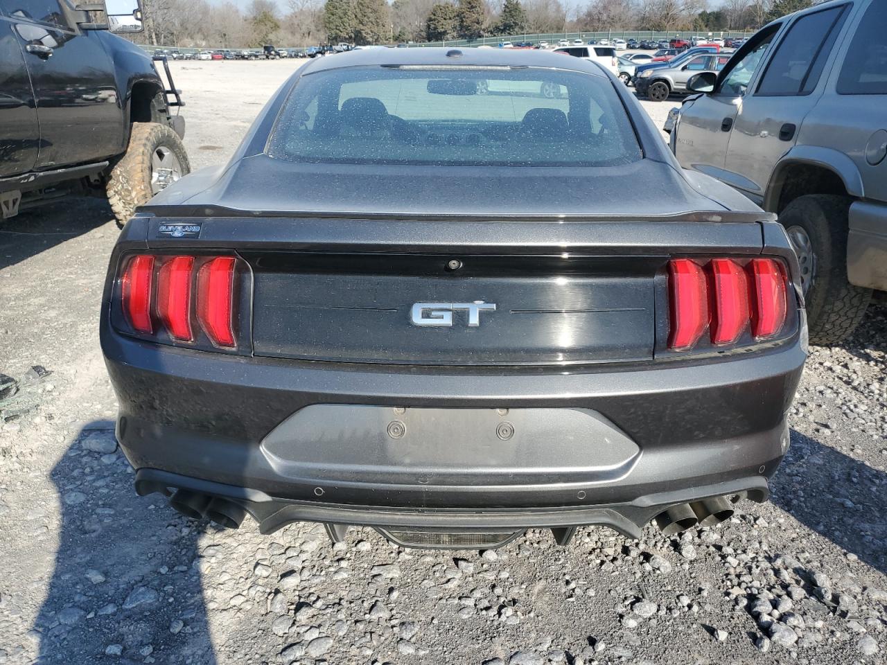 Photo 5 VIN: 1FA6P8CF9J5112889 - FORD MUSTANG 