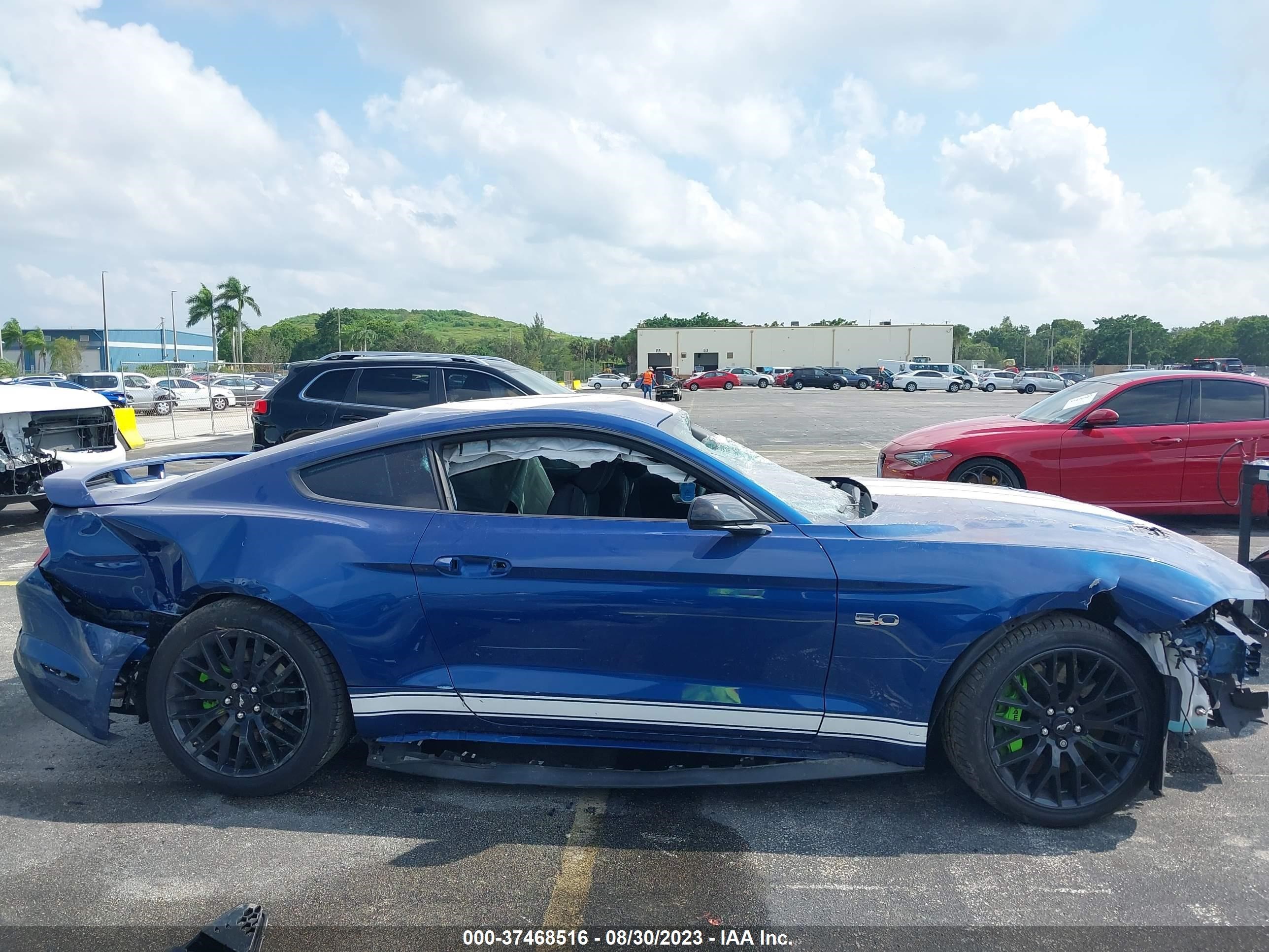 Photo 11 VIN: 1FA6P8CF9N5111554 - FORD MUSTANG 