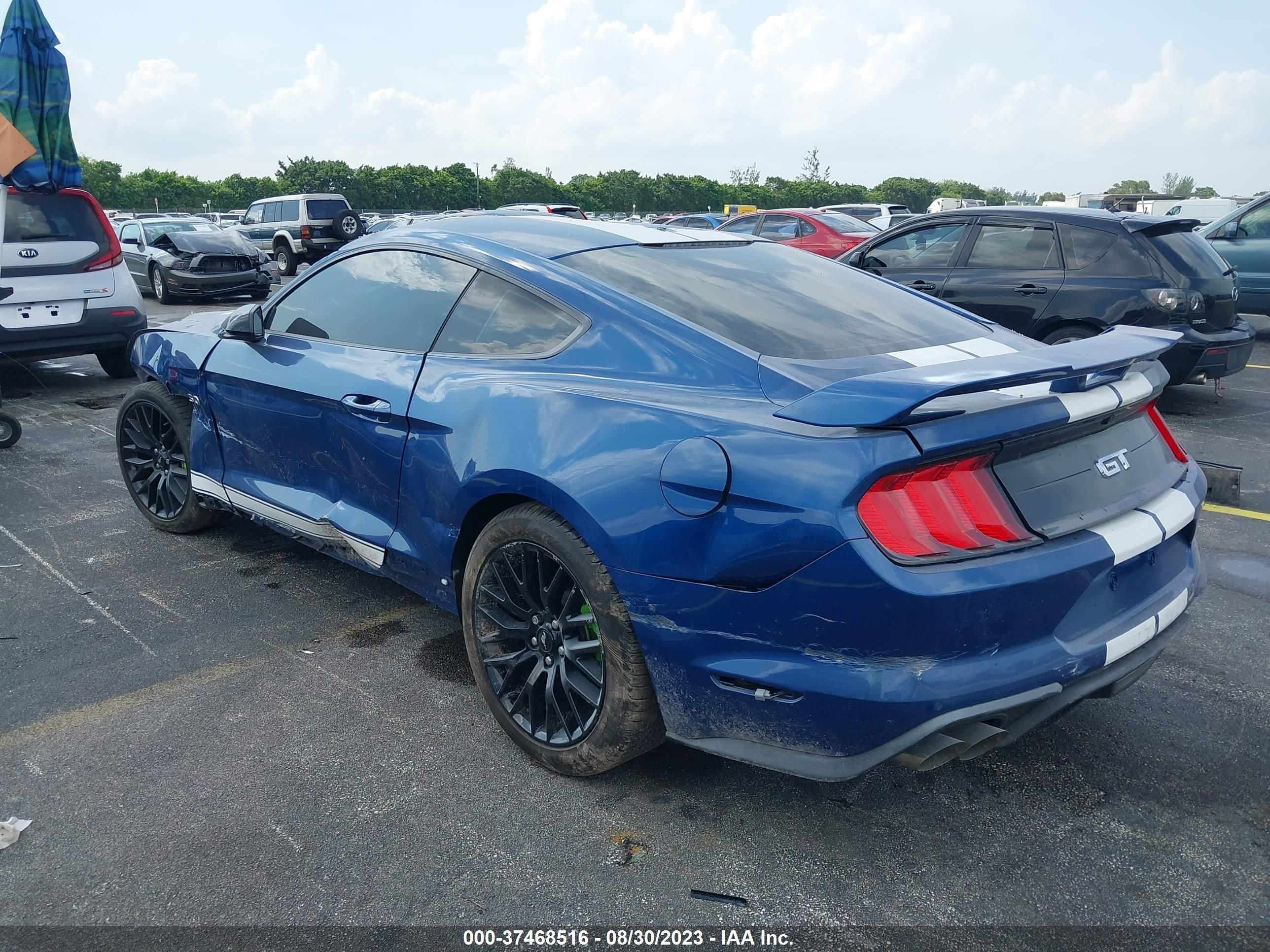 Photo 2 VIN: 1FA6P8CF9N5111554 - FORD MUSTANG 