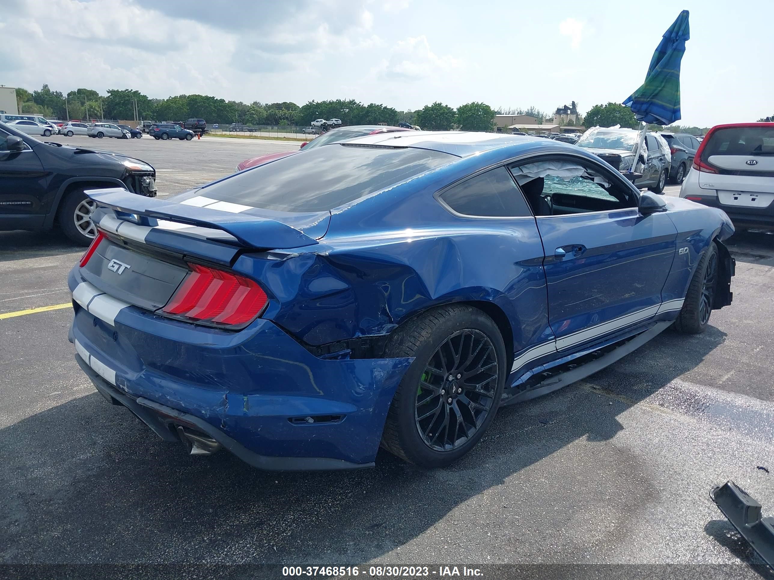 Photo 3 VIN: 1FA6P8CF9N5111554 - FORD MUSTANG 