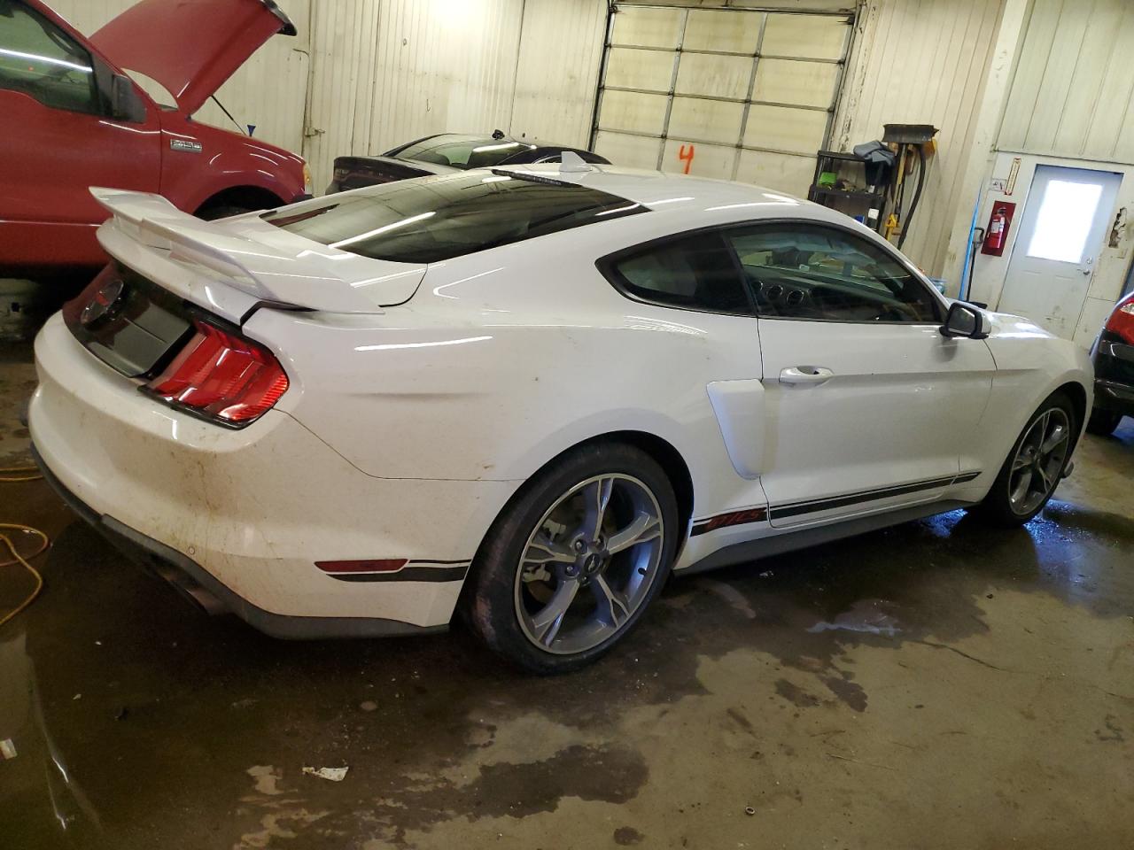 Photo 2 VIN: 1FA6P8CF9P5306802 - FORD MUSTANG 