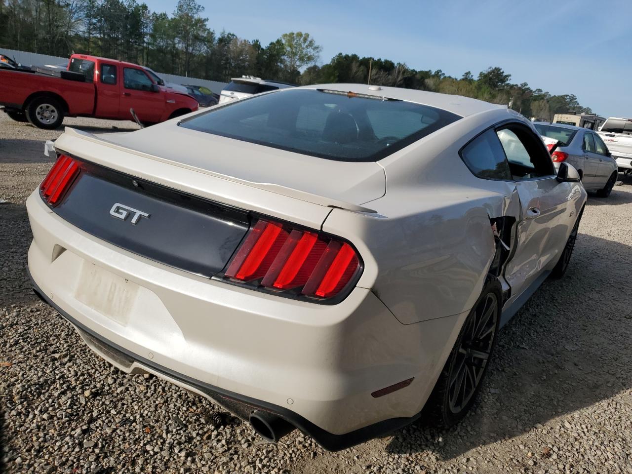 Photo 2 VIN: 1FA6P8CFXH5270460 - FORD MUSTANG 