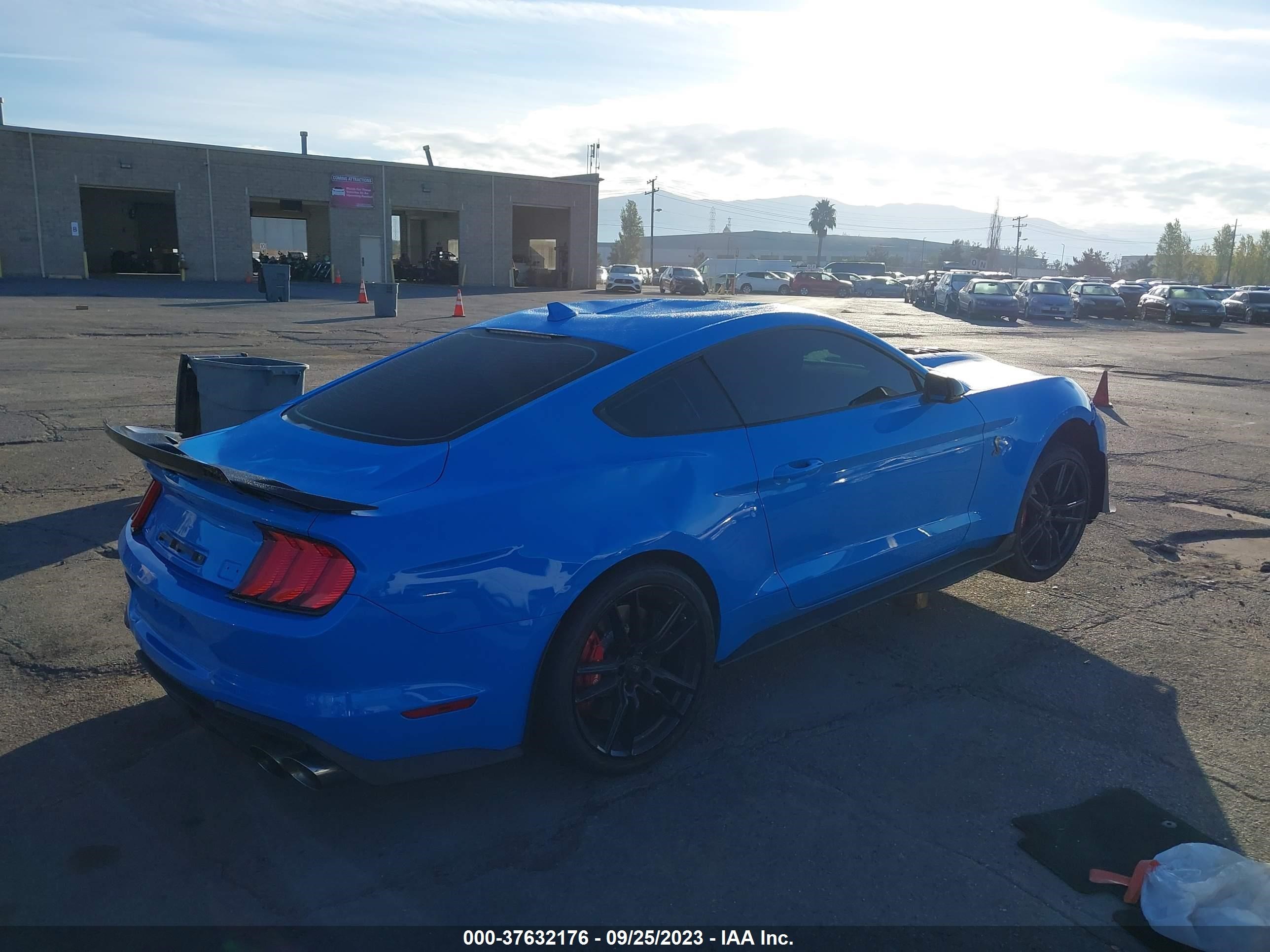 Photo 3 VIN: 1FA6P8SJ3N5502057 - FORD MUSTANG 