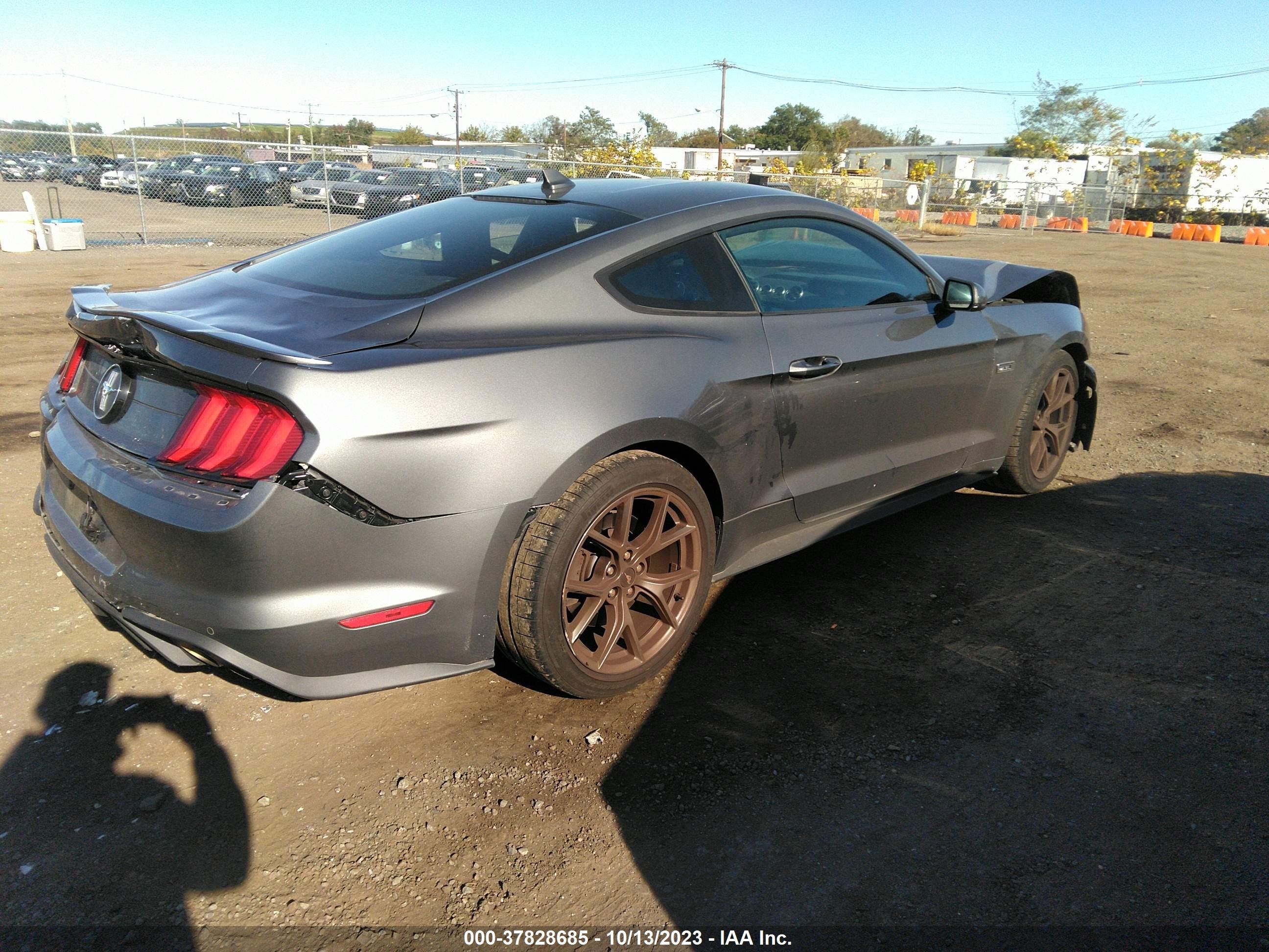 Photo 3 VIN: 1FA6P8TD0N5121212 - FORD MUSTANG 