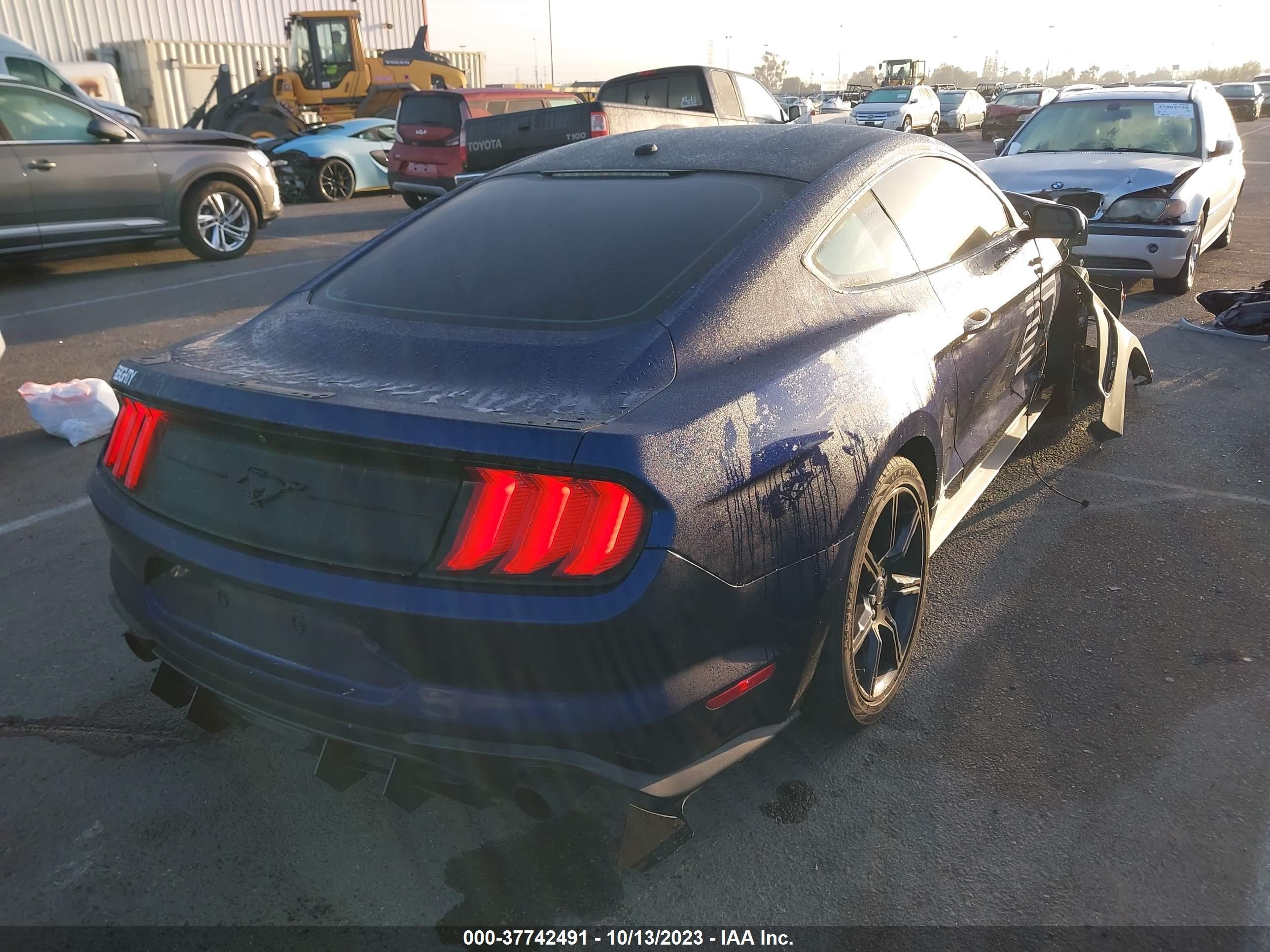 Photo 3 VIN: 1FA6P8TH0K5169050 - FORD MUSTANG 