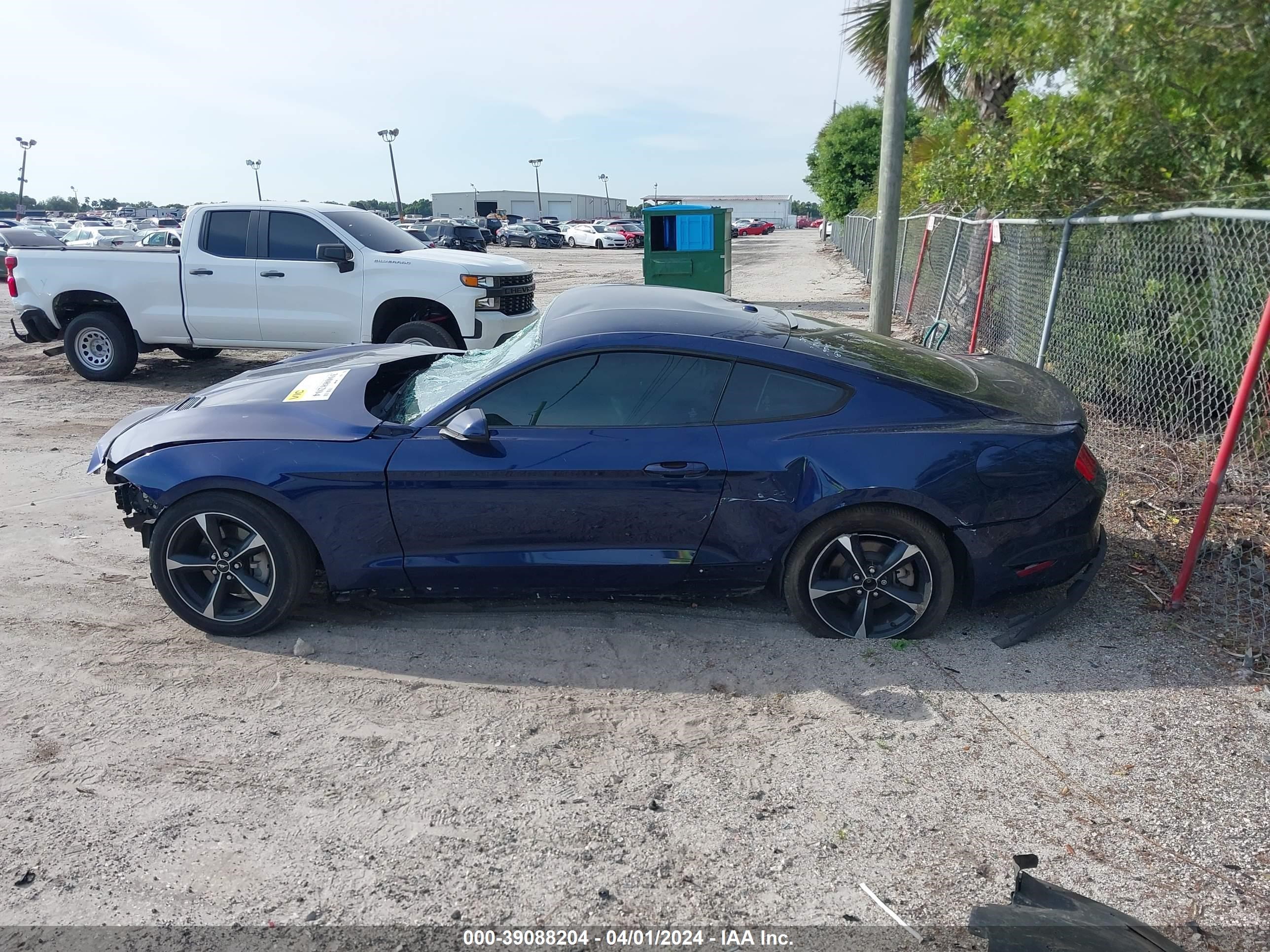 Photo 13 VIN: 1FA6P8TH0K5180677 - FORD MUSTANG 