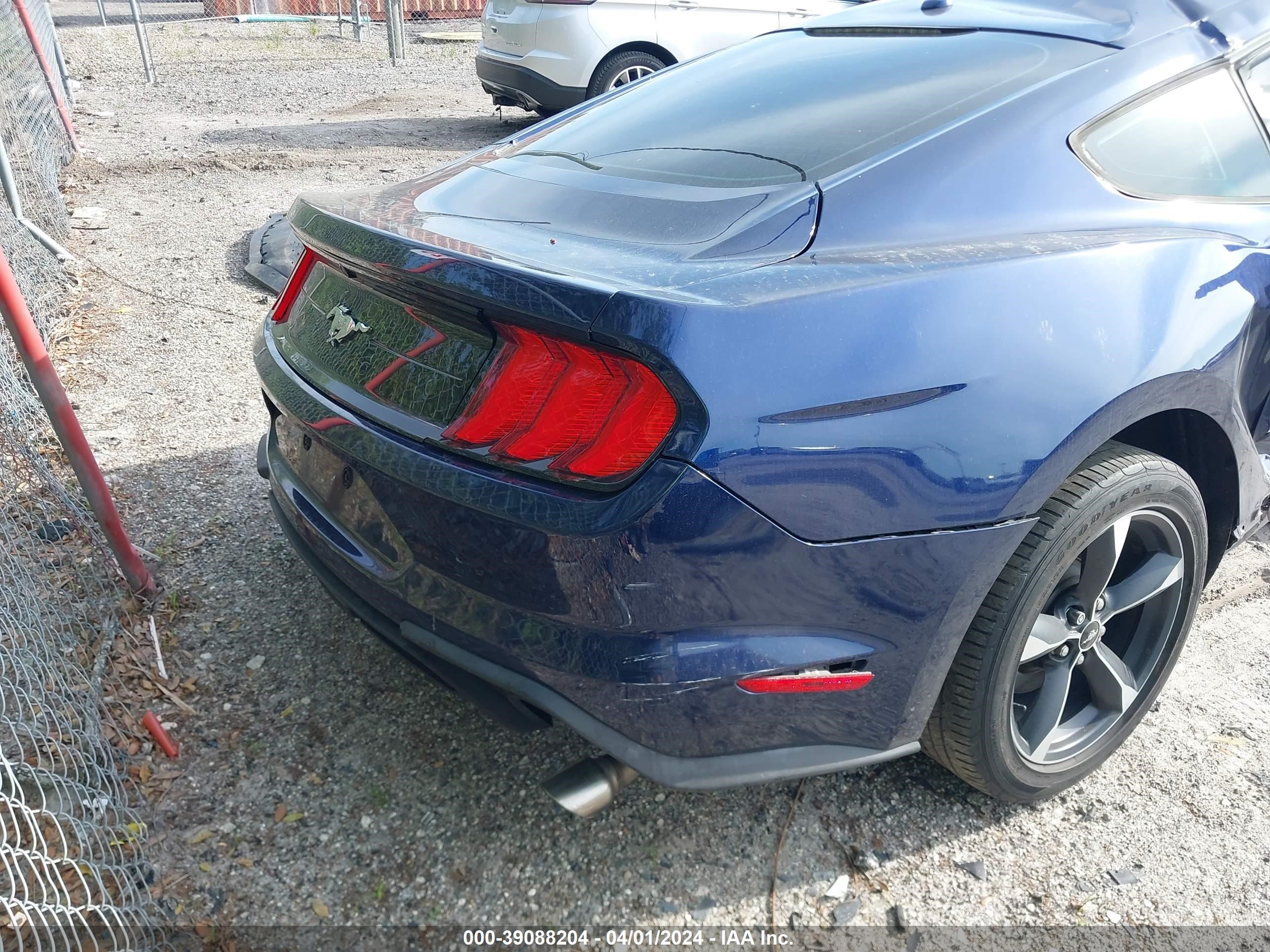 Photo 15 VIN: 1FA6P8TH0K5180677 - FORD MUSTANG 