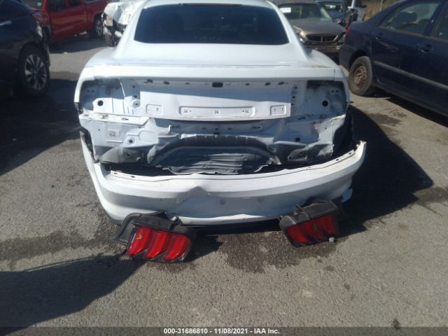 Photo 5 VIN: 1FA6P8TH1J5116498 - FORD MUSTANG 