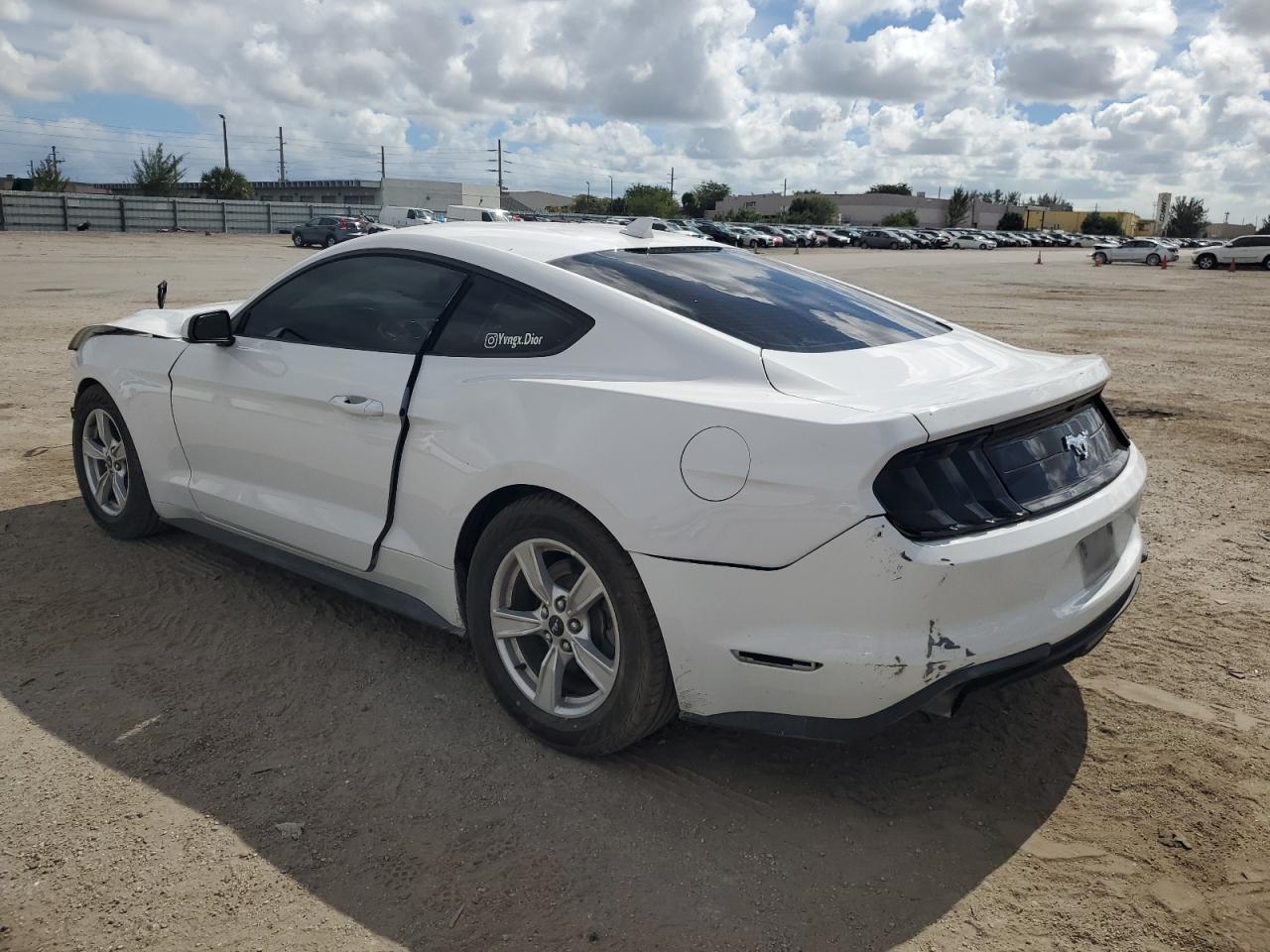 Photo 1 VIN: 1FA6P8TH1N5130407 - FORD MUSTANG 