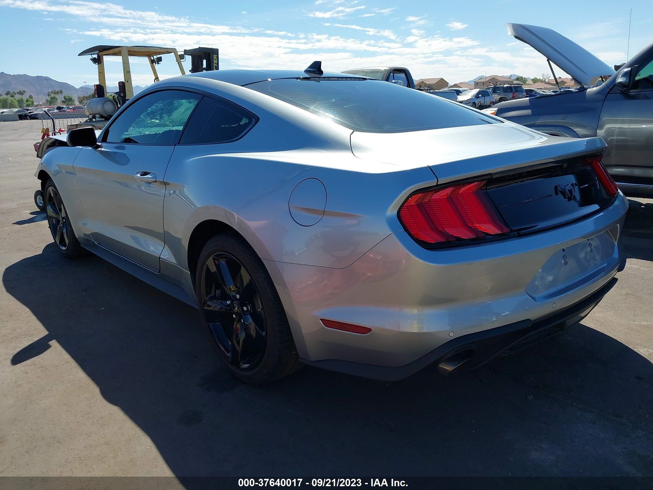 Photo 2 VIN: 1FA6P8TH2N5140864 - FORD MUSTANG 