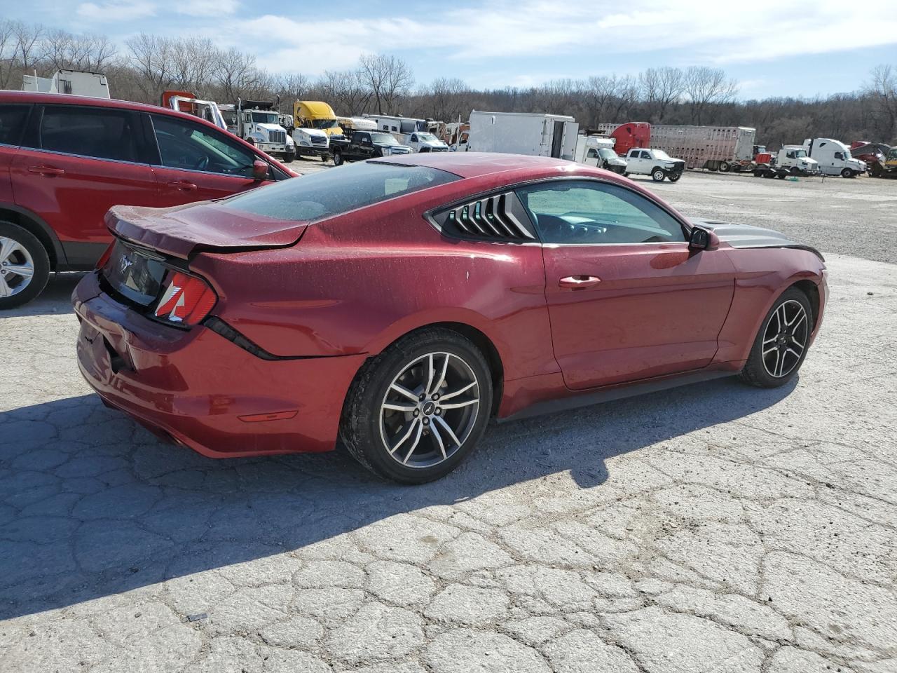 Photo 2 VIN: 1FA6P8TH3G5335584 - FORD MUSTANG 