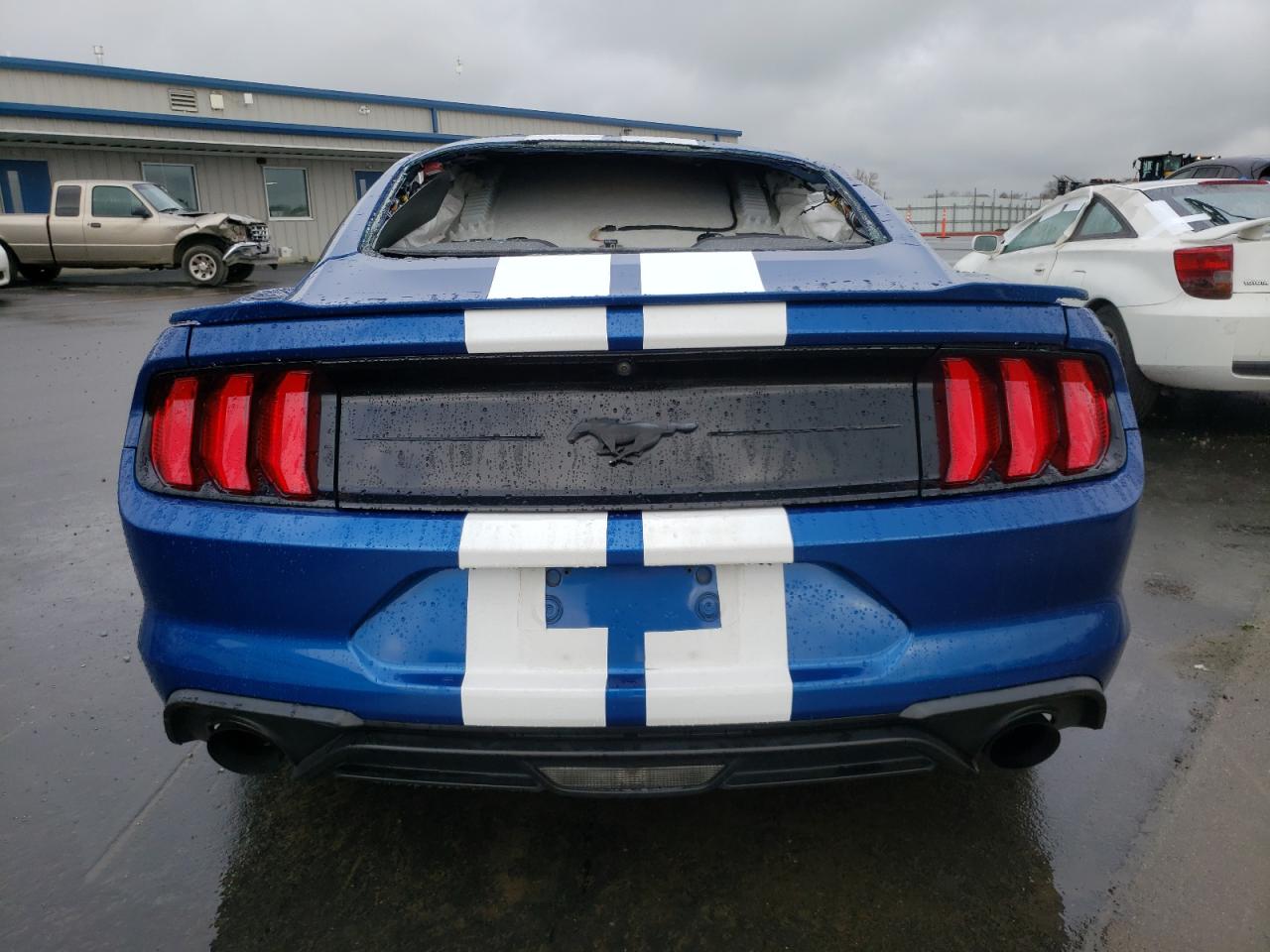 Photo 5 VIN: 1FA6P8TH3J5114705 - FORD MUSTANG 