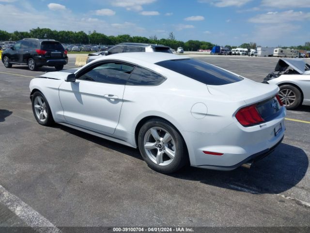 Photo 2 VIN: 1FA6P8TH3J5174046 - FORD MUSTANG 