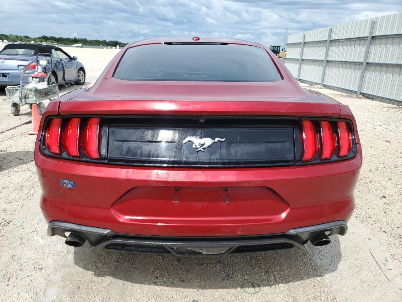 Photo 5 VIN: 1FA6P8TH4K5184828 - FORD MUSTANG 