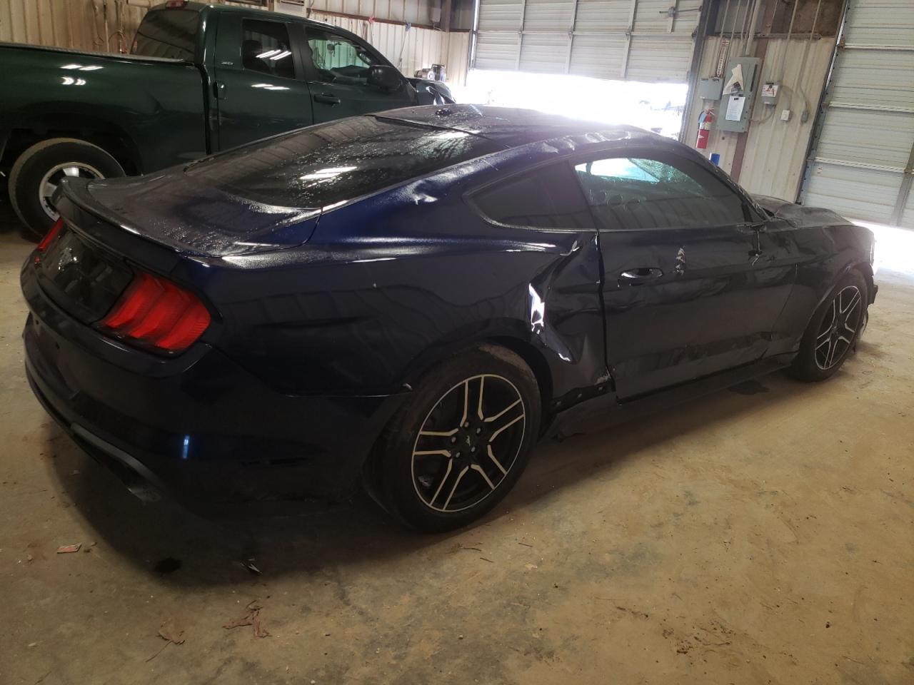 Photo 2 VIN: 1FA6P8TH4K5201661 - FORD MUSTANG 