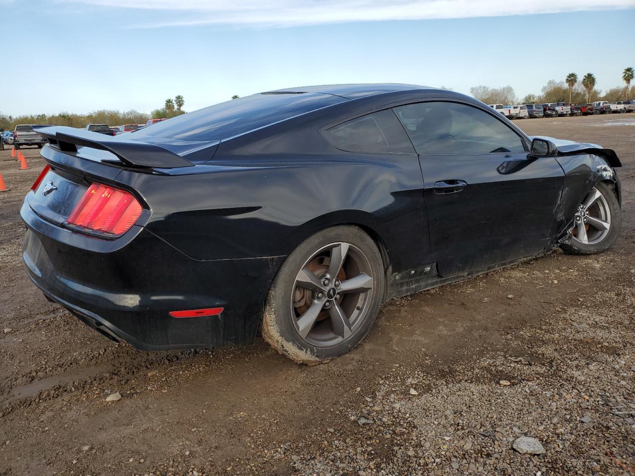 Photo 2 VIN: 1FA6P8TH5H5256709 - FORD MUSTANG 