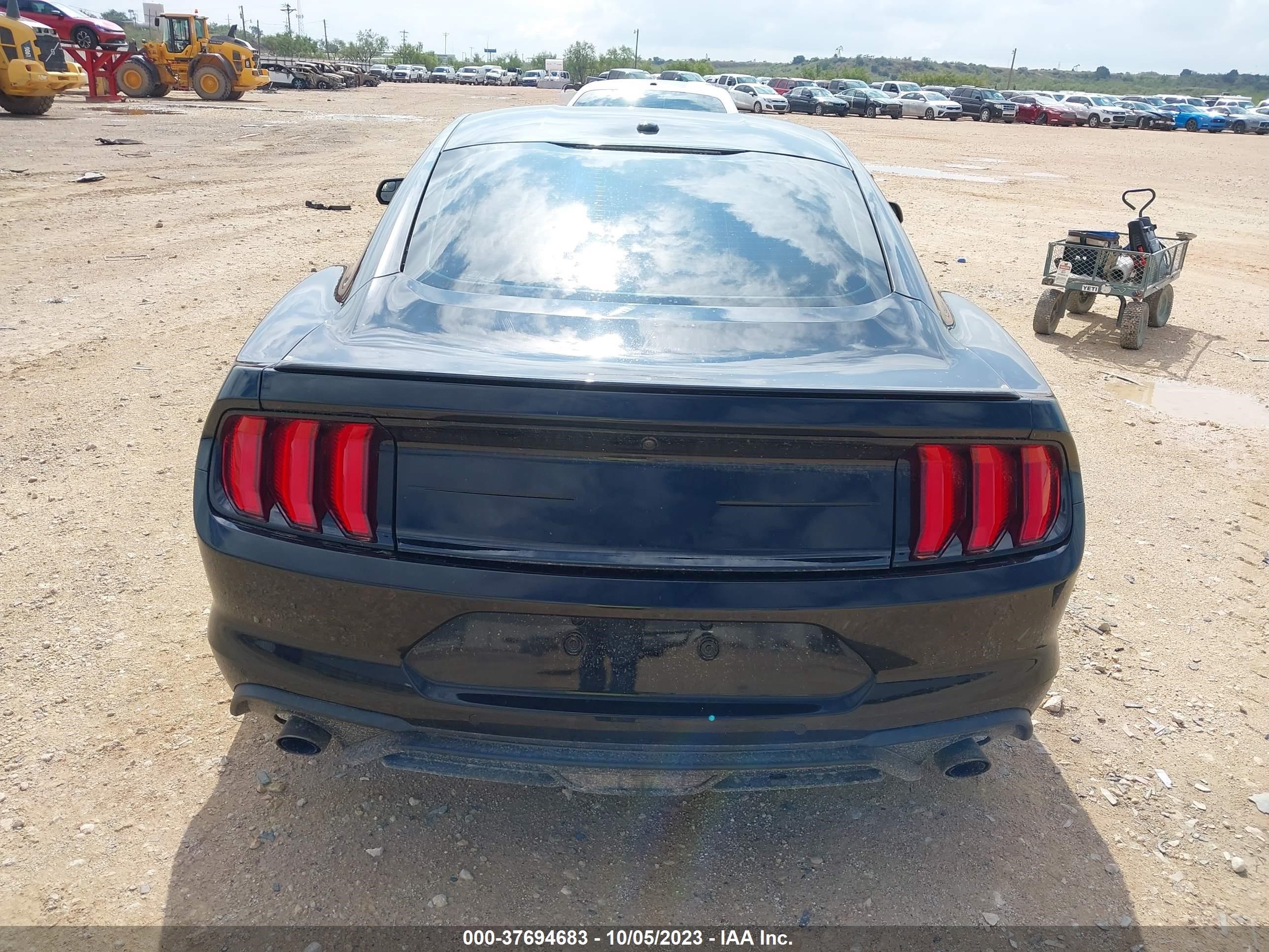 Photo 15 VIN: 1FA6P8TH5J5167454 - FORD MUSTANG 