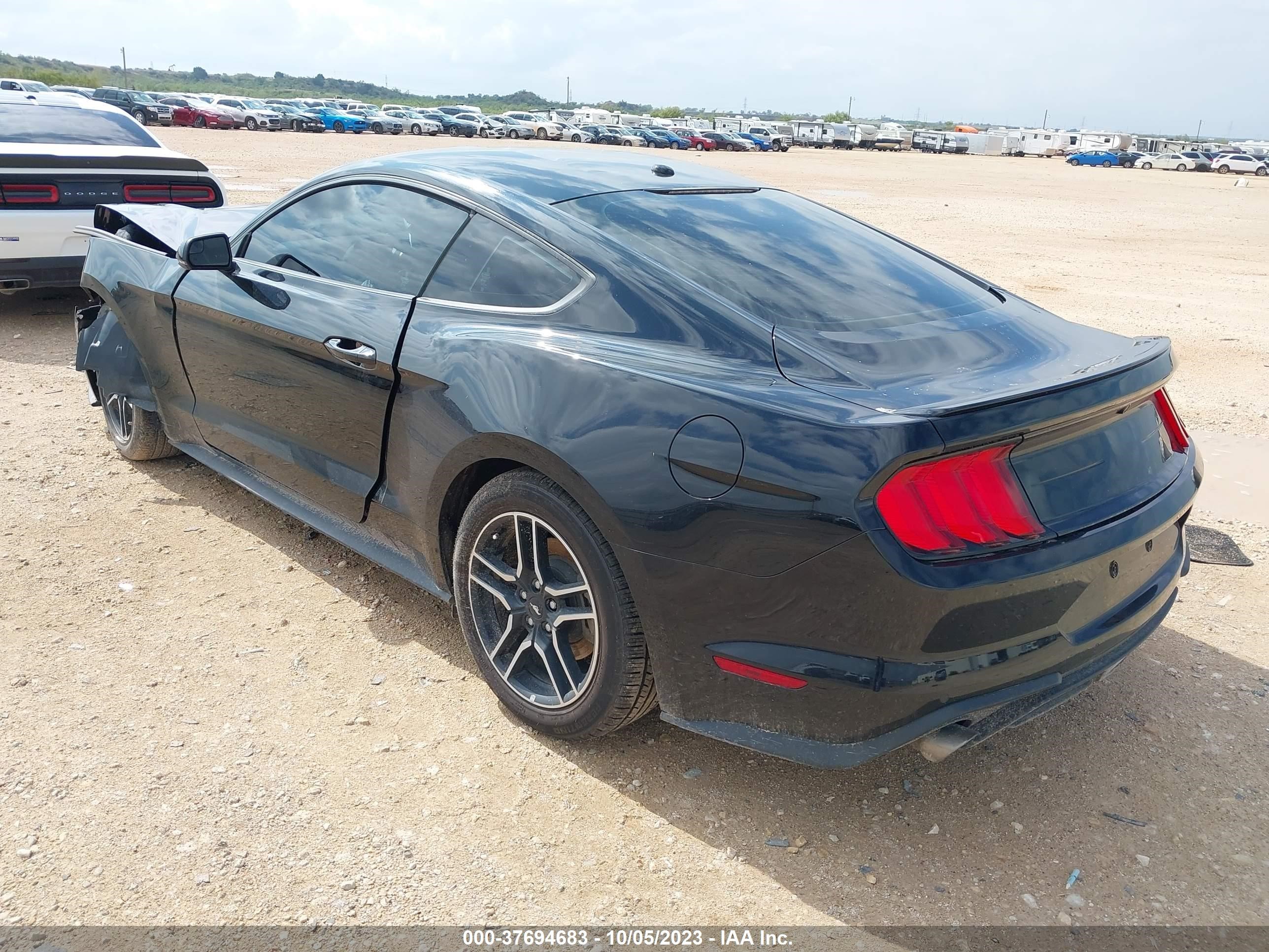 Photo 2 VIN: 1FA6P8TH5J5167454 - FORD MUSTANG 