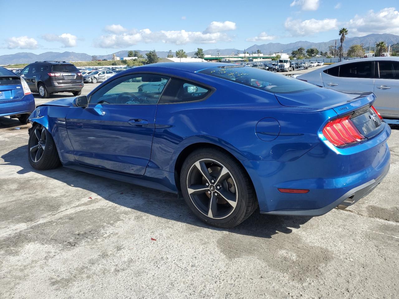 Photo 1 VIN: 1FA6P8TH5J5176381 - FORD MUSTANG 