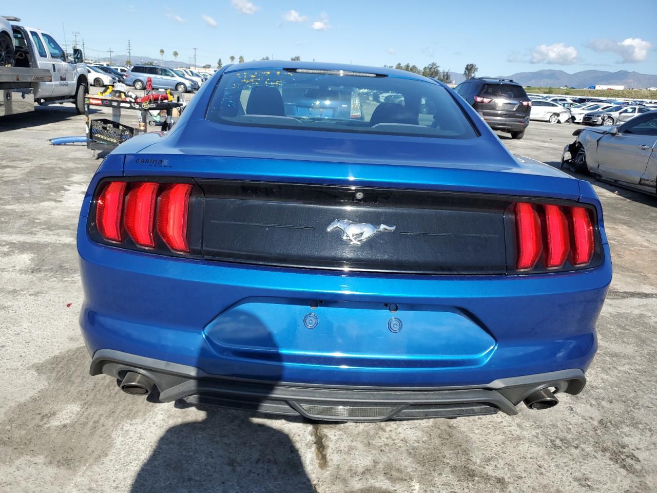 Photo 5 VIN: 1FA6P8TH5J5176381 - FORD MUSTANG 